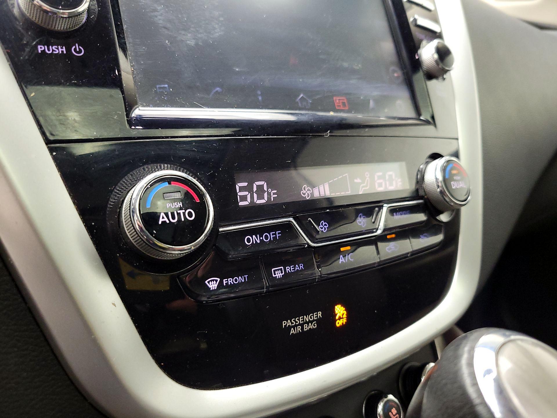 Thumbnail: 2015 Nissan Murano - 17