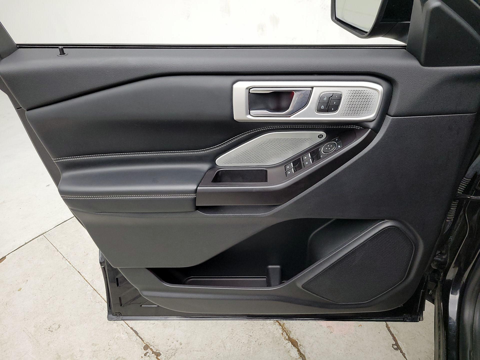 Thumbnail: 2020 Ford Explorer - 12