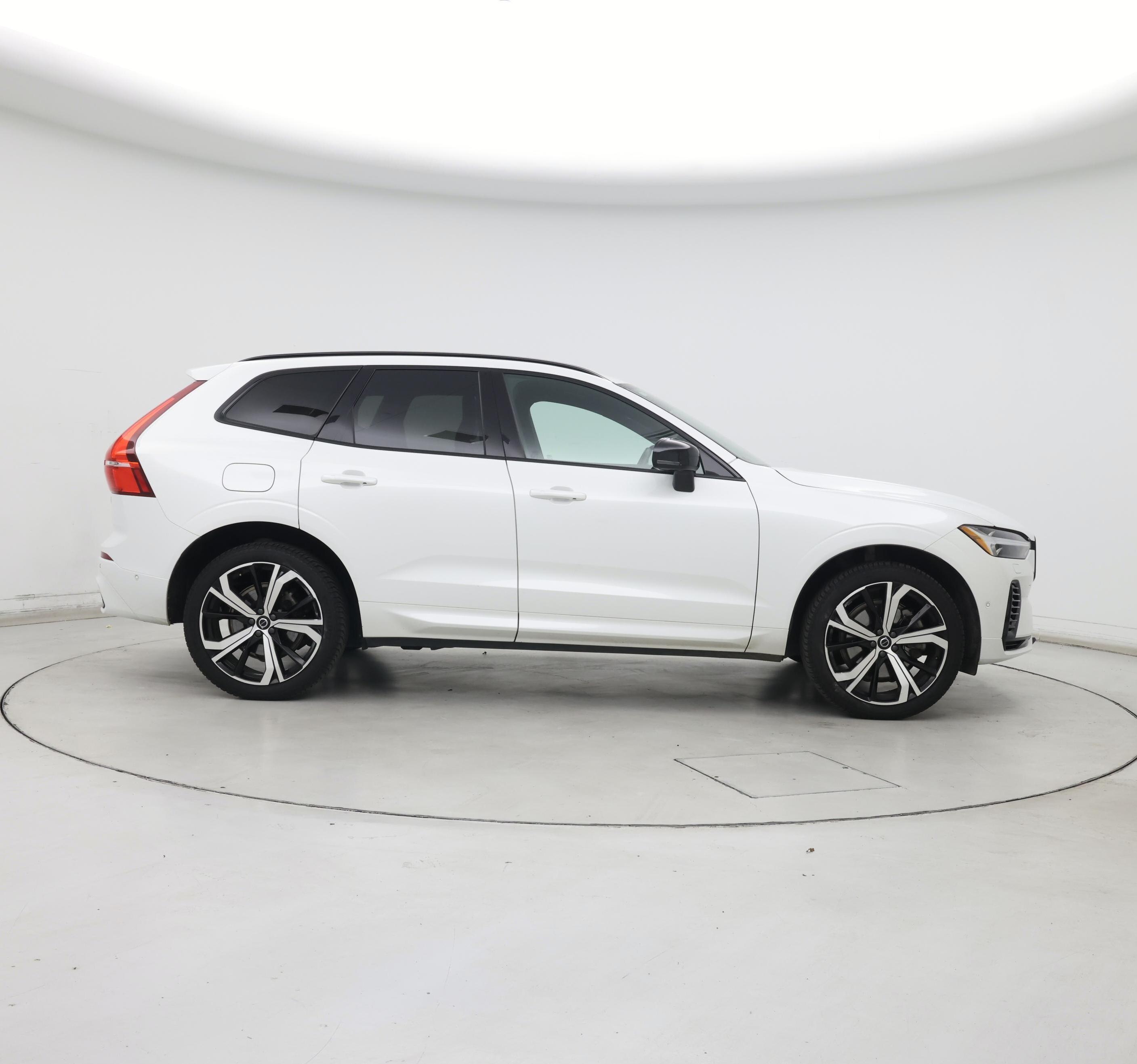 Thumbnail: 2022 Volvo XC60 - 7