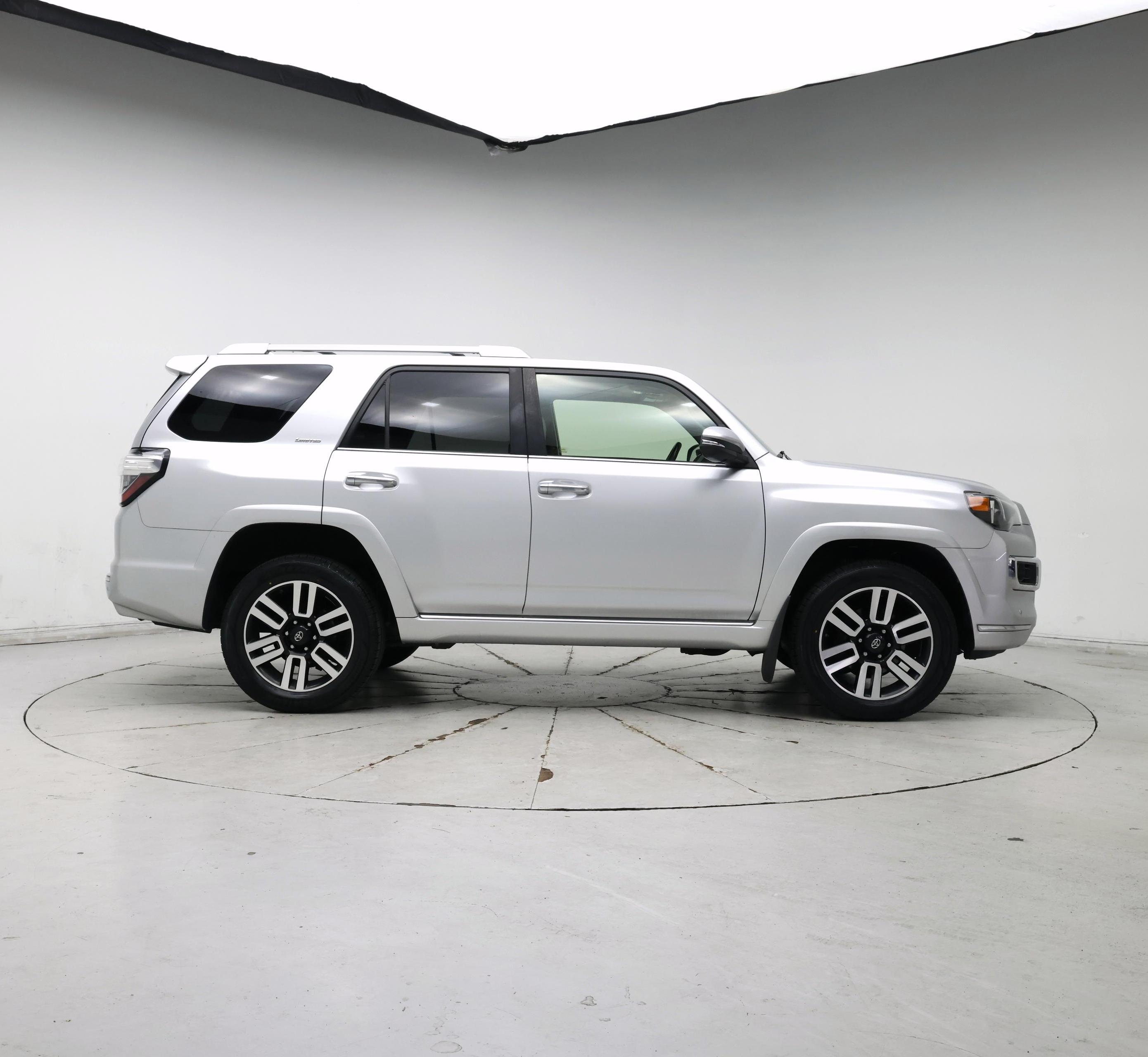 Thumbnail: 2015 Toyota 4Runner - 7