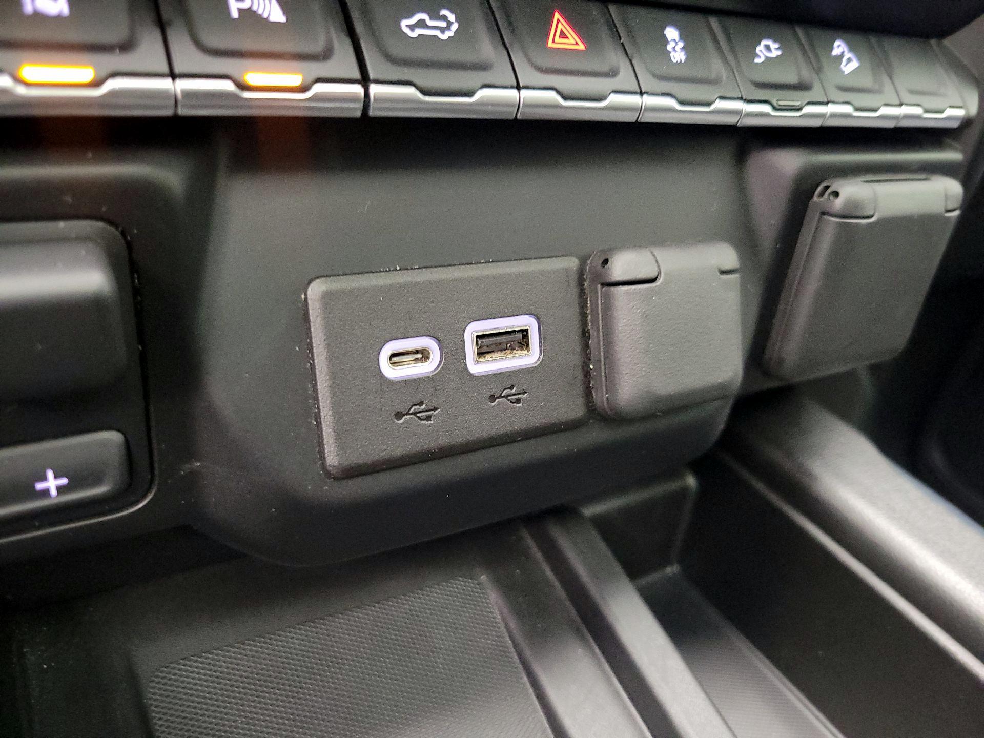 Thumbnail: 2022 GMC Sierra 2500 - 19