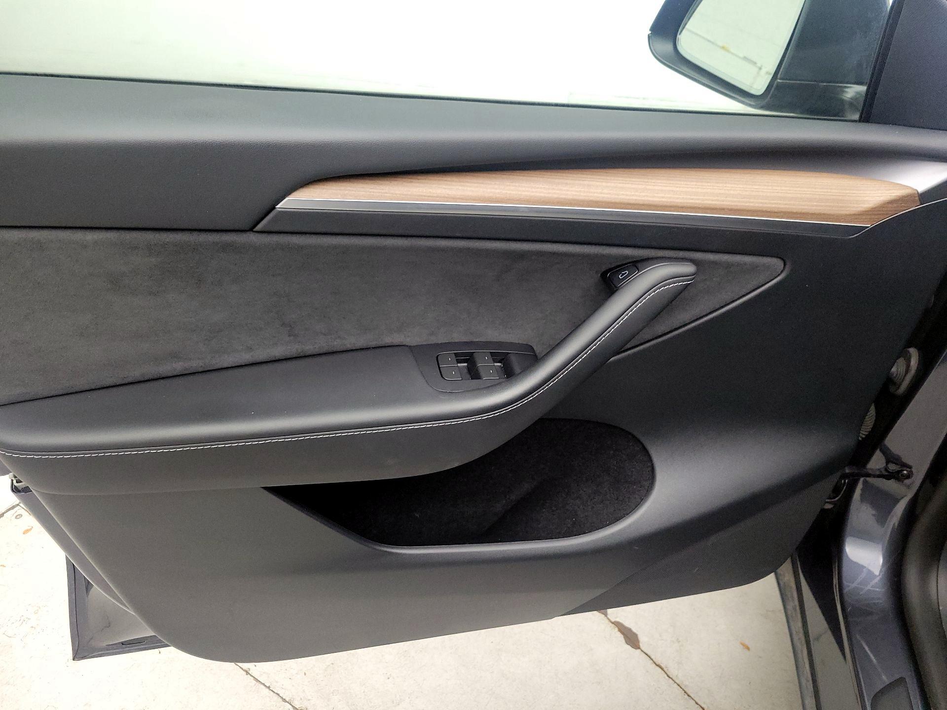 Thumbnail: 2023 Tesla Model Y - 12