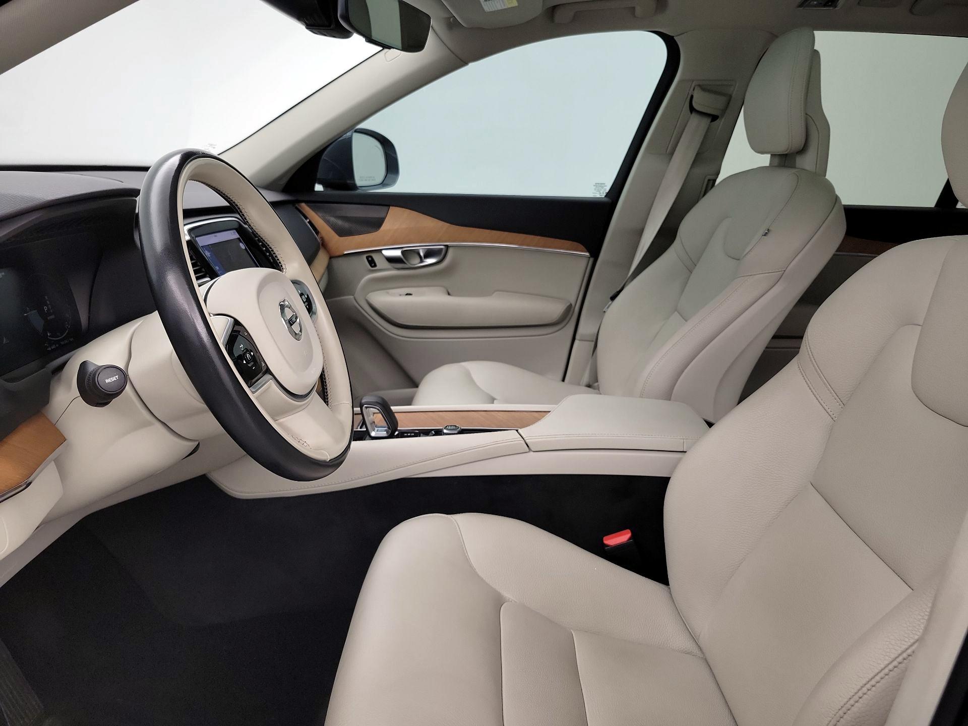 Thumbnail: 2022 Volvo XC90 - 11