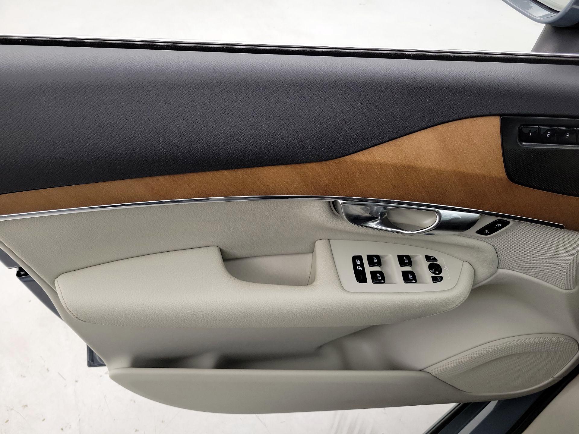 Thumbnail: 2022 Volvo XC90 - 12