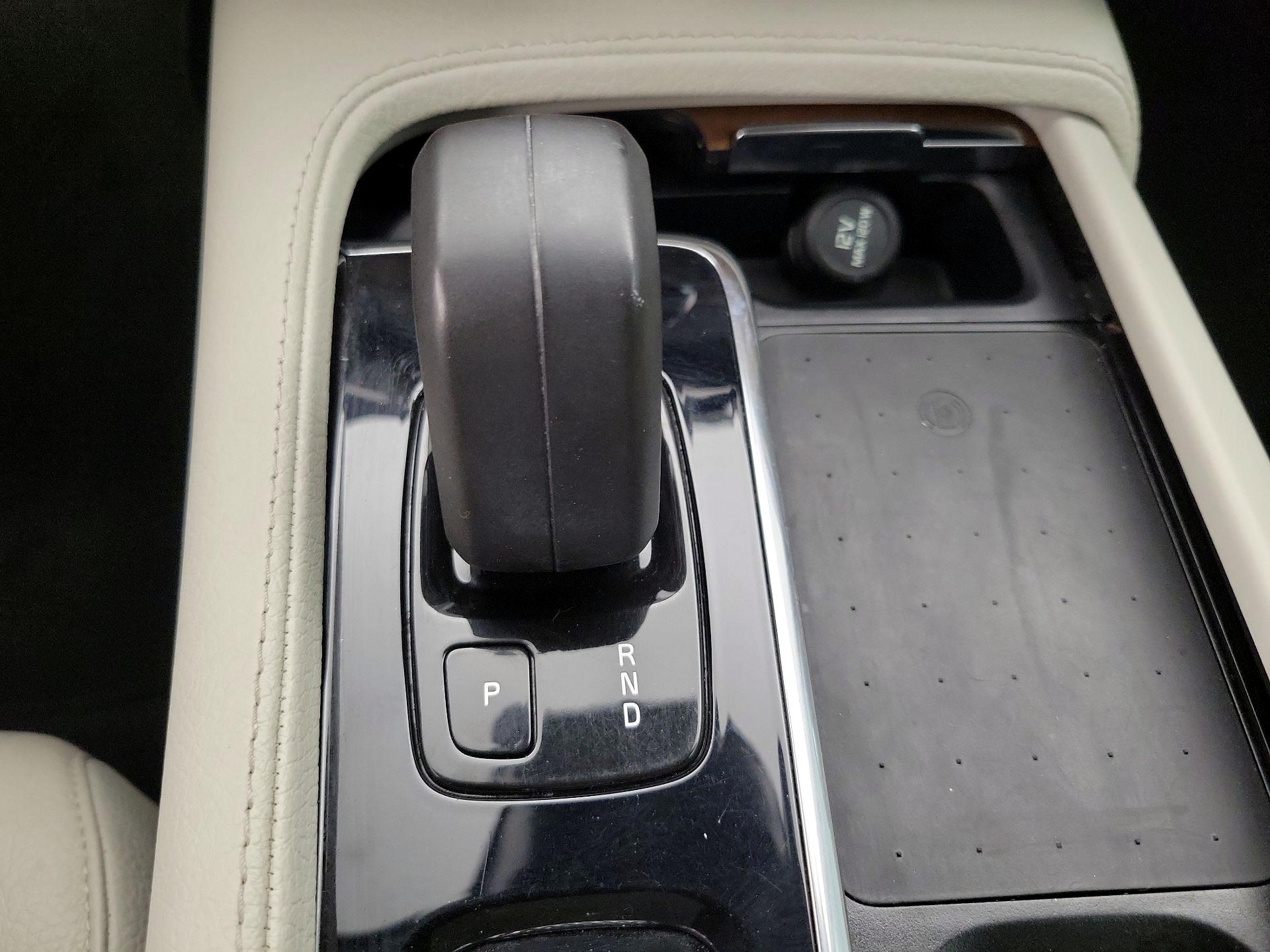 Thumbnail: 2022 Volvo XC90 - 18