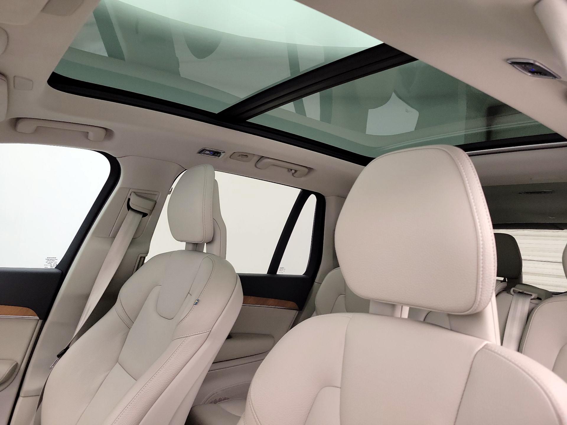 Thumbnail: 2022 Volvo XC90 - 20