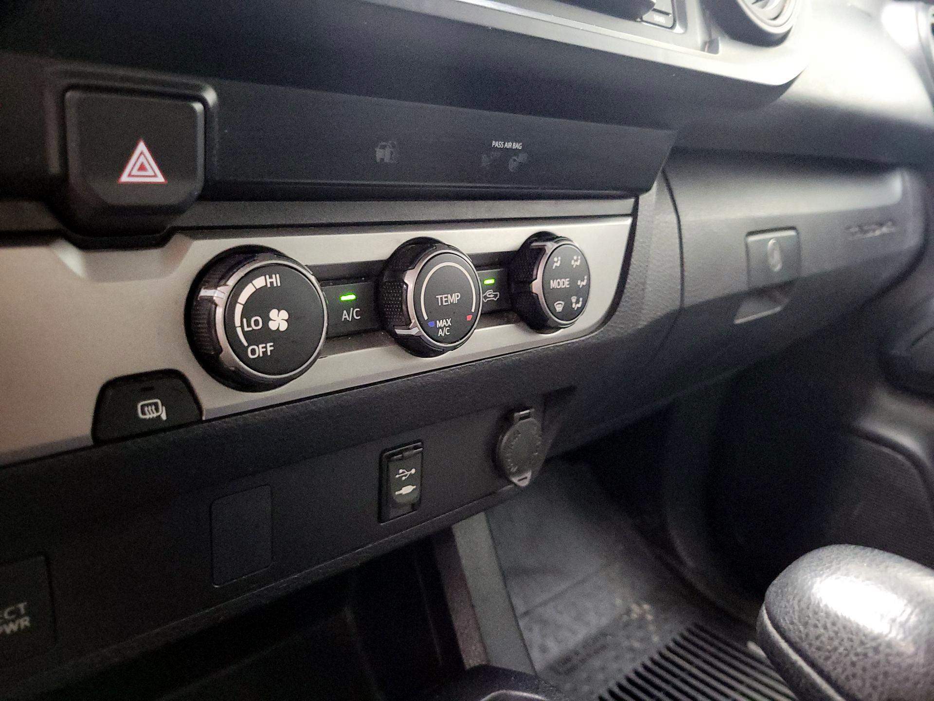 Thumbnail: 2019 Toyota Tacoma - 16