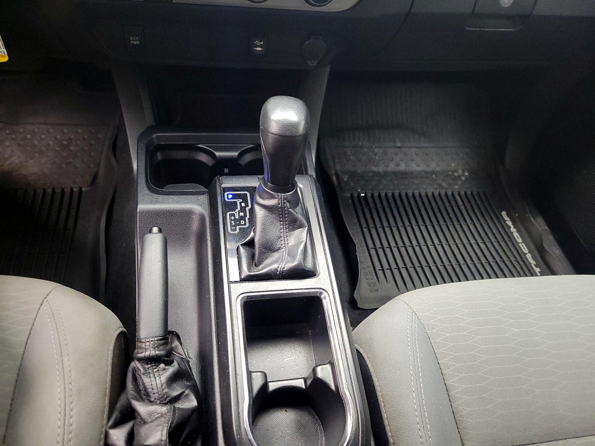 Thumbnail: 2019 Toyota Tacoma - 17