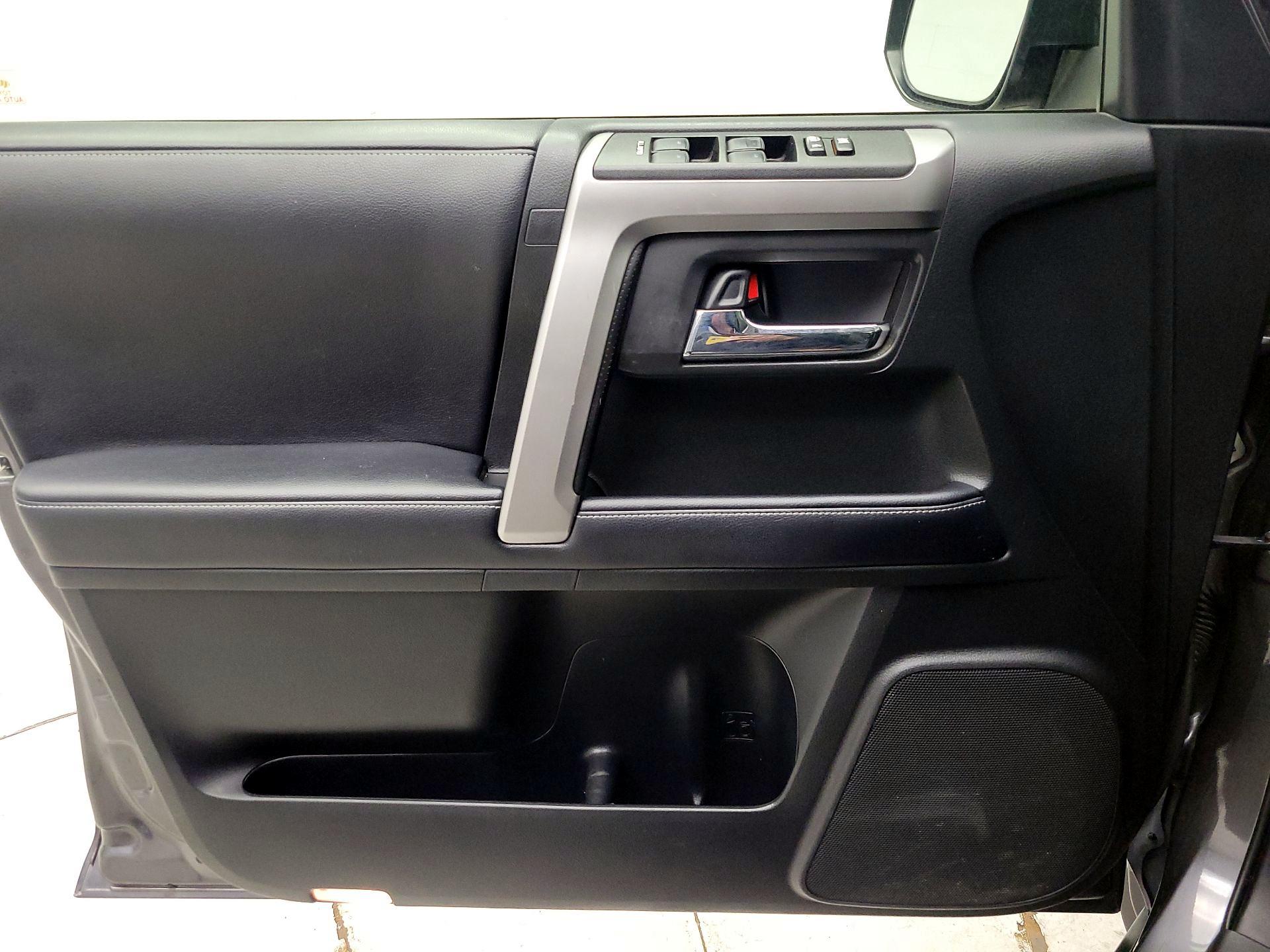 Thumbnail: 2019 Toyota 4Runner - 12