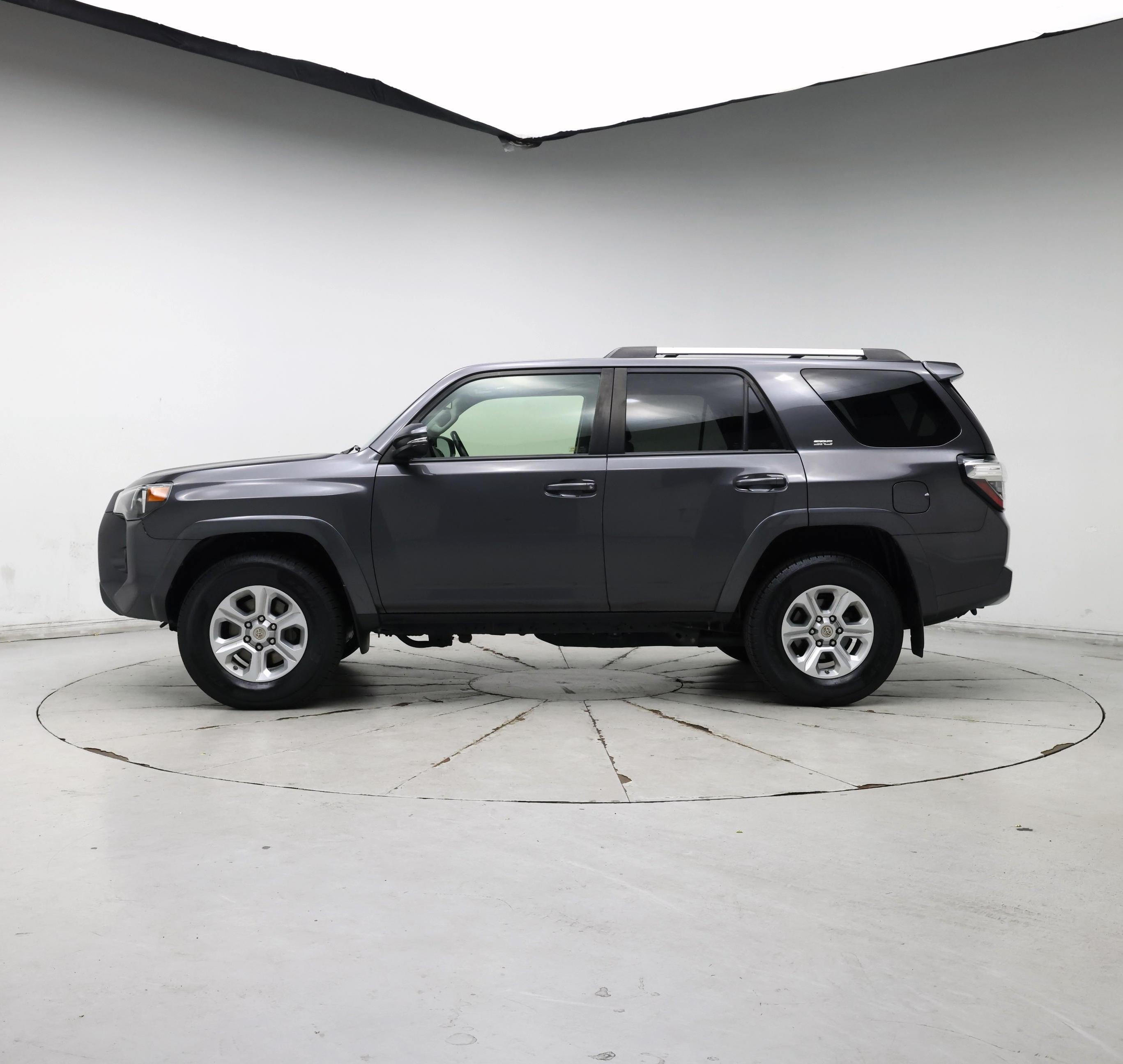 Thumbnail: 2019 Toyota 4Runner - 3