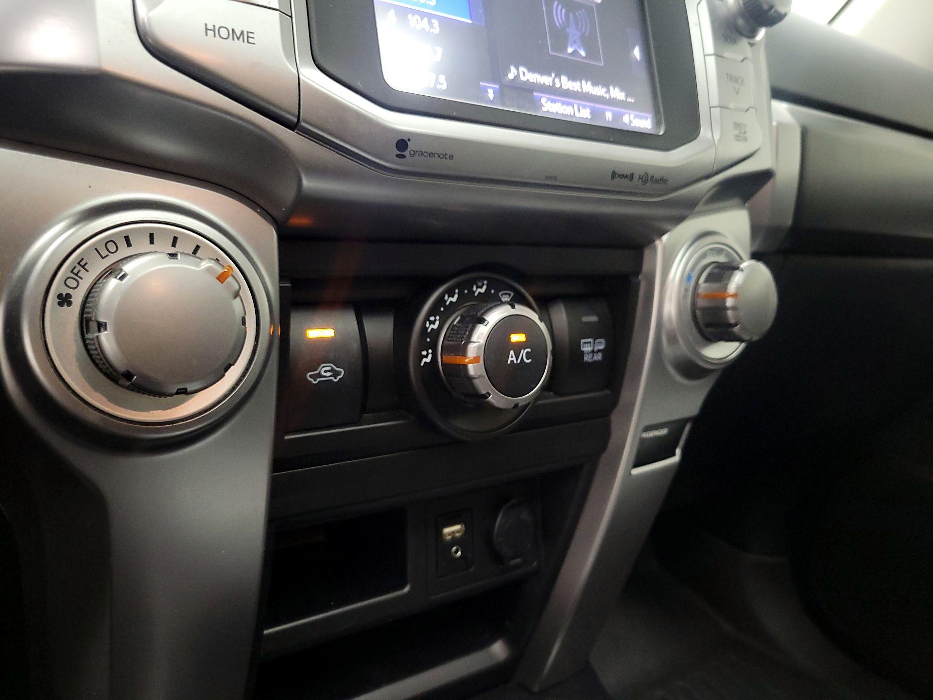 Thumbnail: 2016 Toyota 4Runner - 17