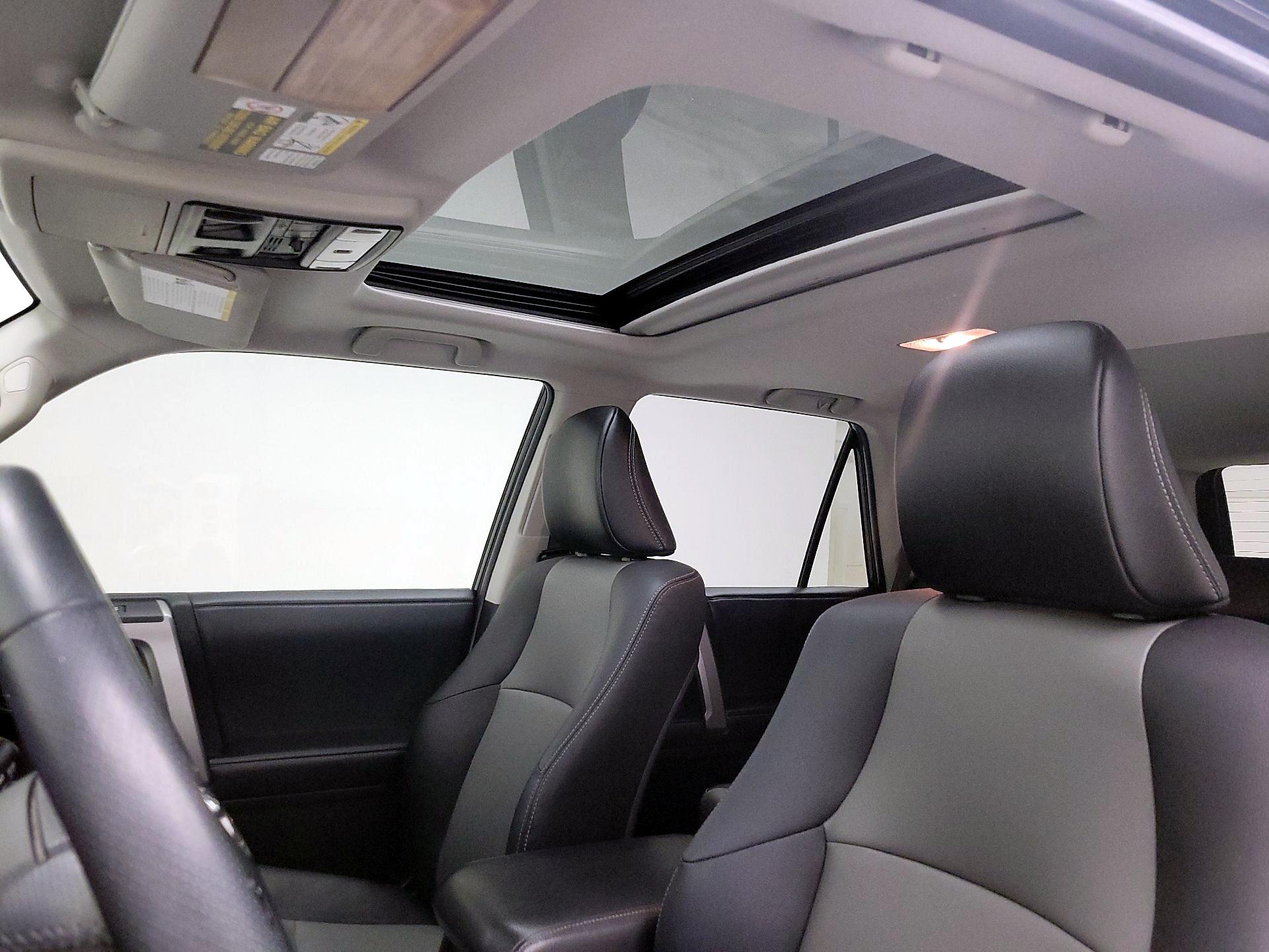 Thumbnail: 2016 Toyota 4Runner - 20
