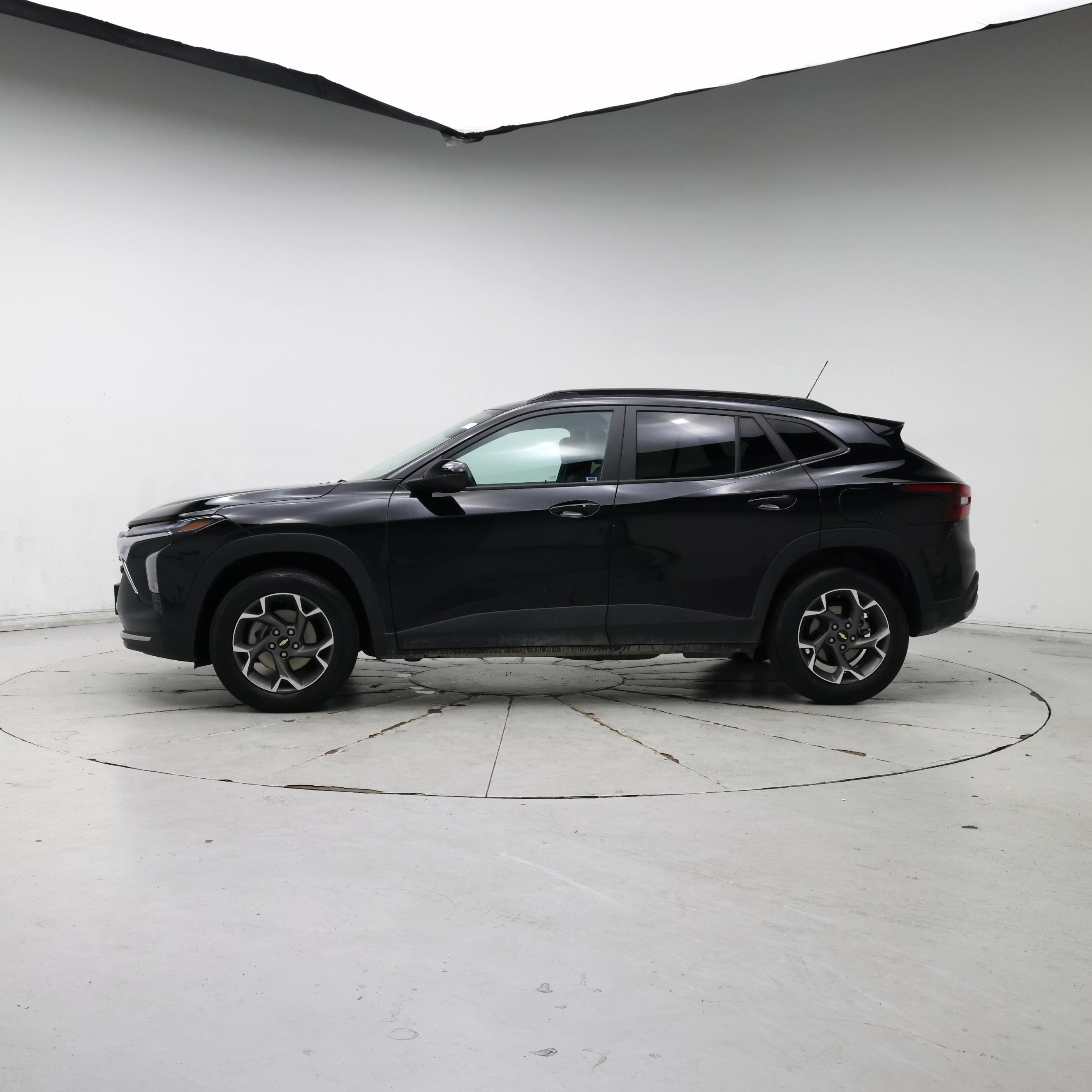 Thumbnail: 2024 Chevrolet Trax - 3