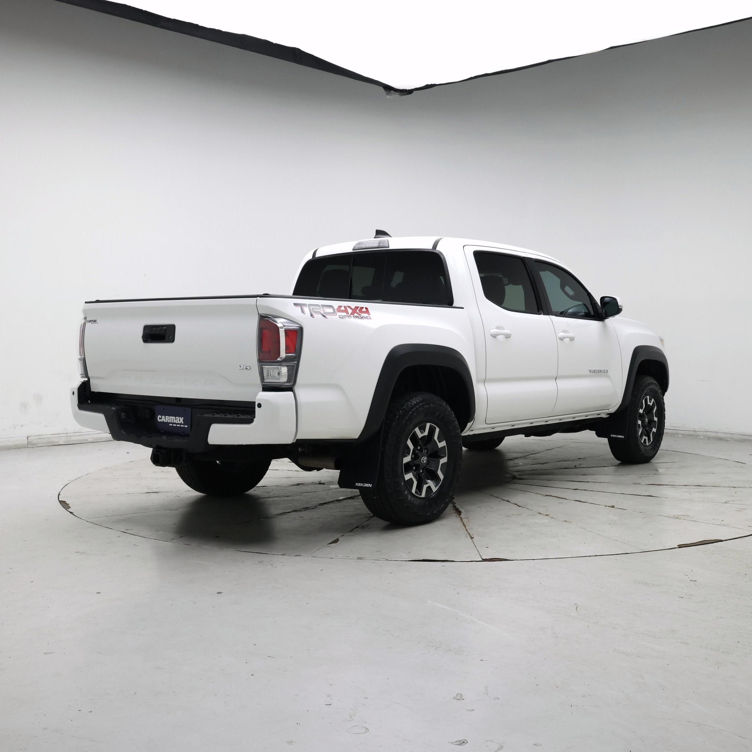 Thumbnail: 2023 Toyota Tacoma - 8