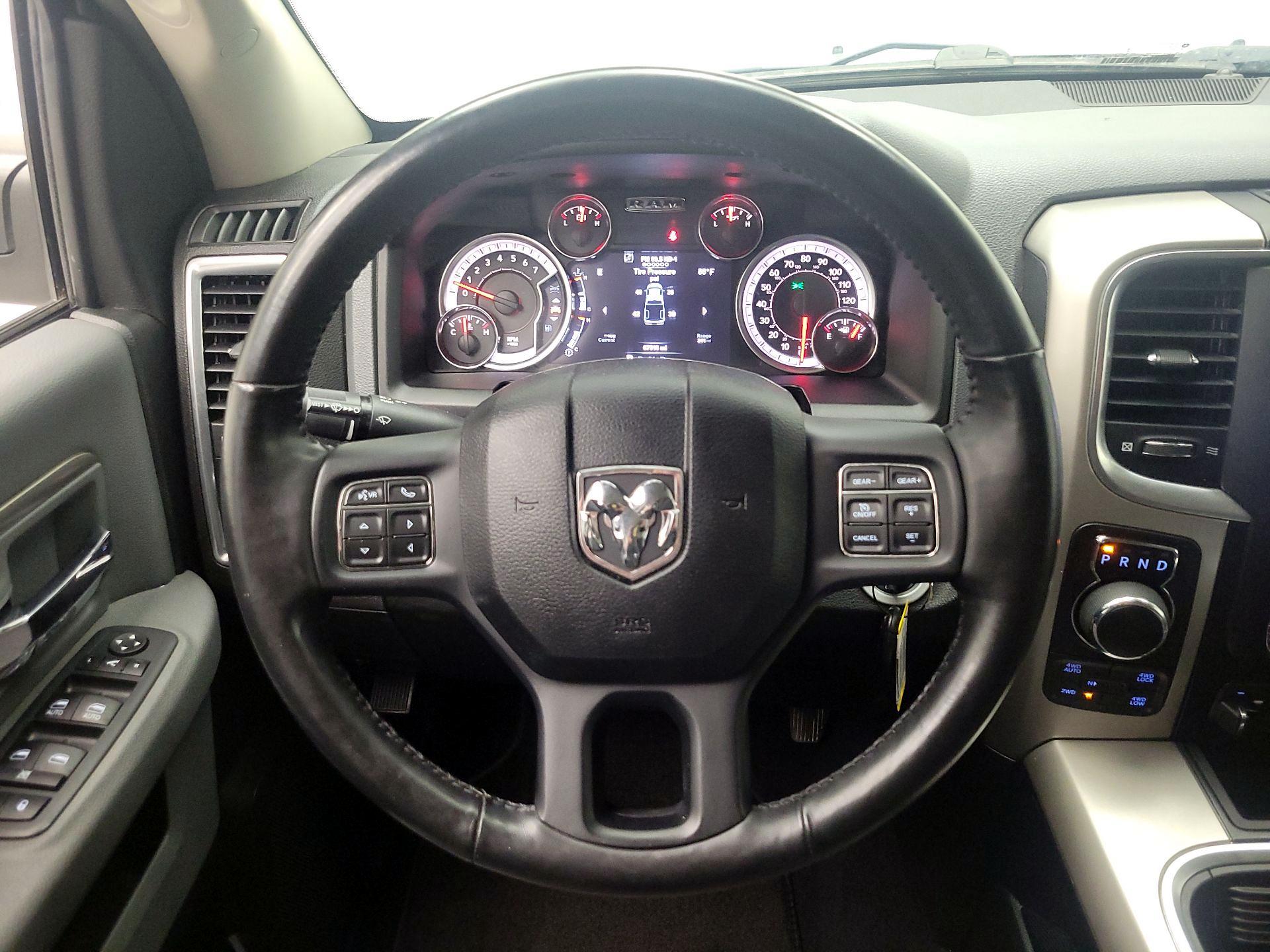 Thumbnail: 2019 RAM 1500 Classic - 10