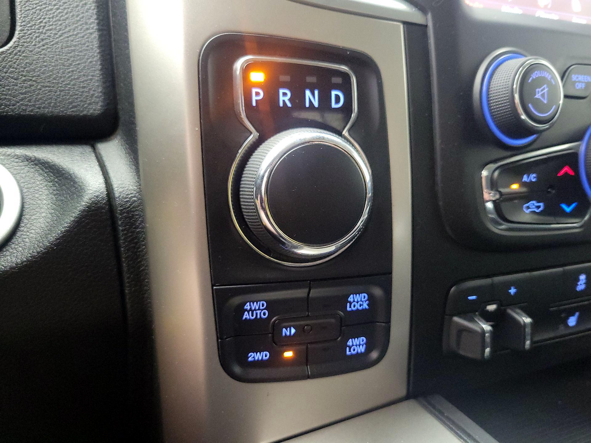 Thumbnail: 2019 RAM 1500 Classic - 17