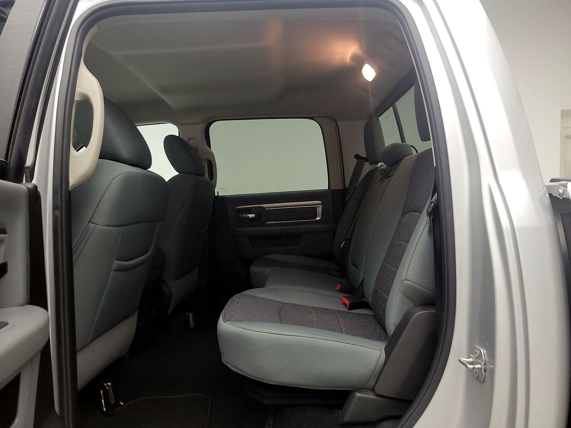 Thumbnail: 2019 RAM 1500 Classic - 19