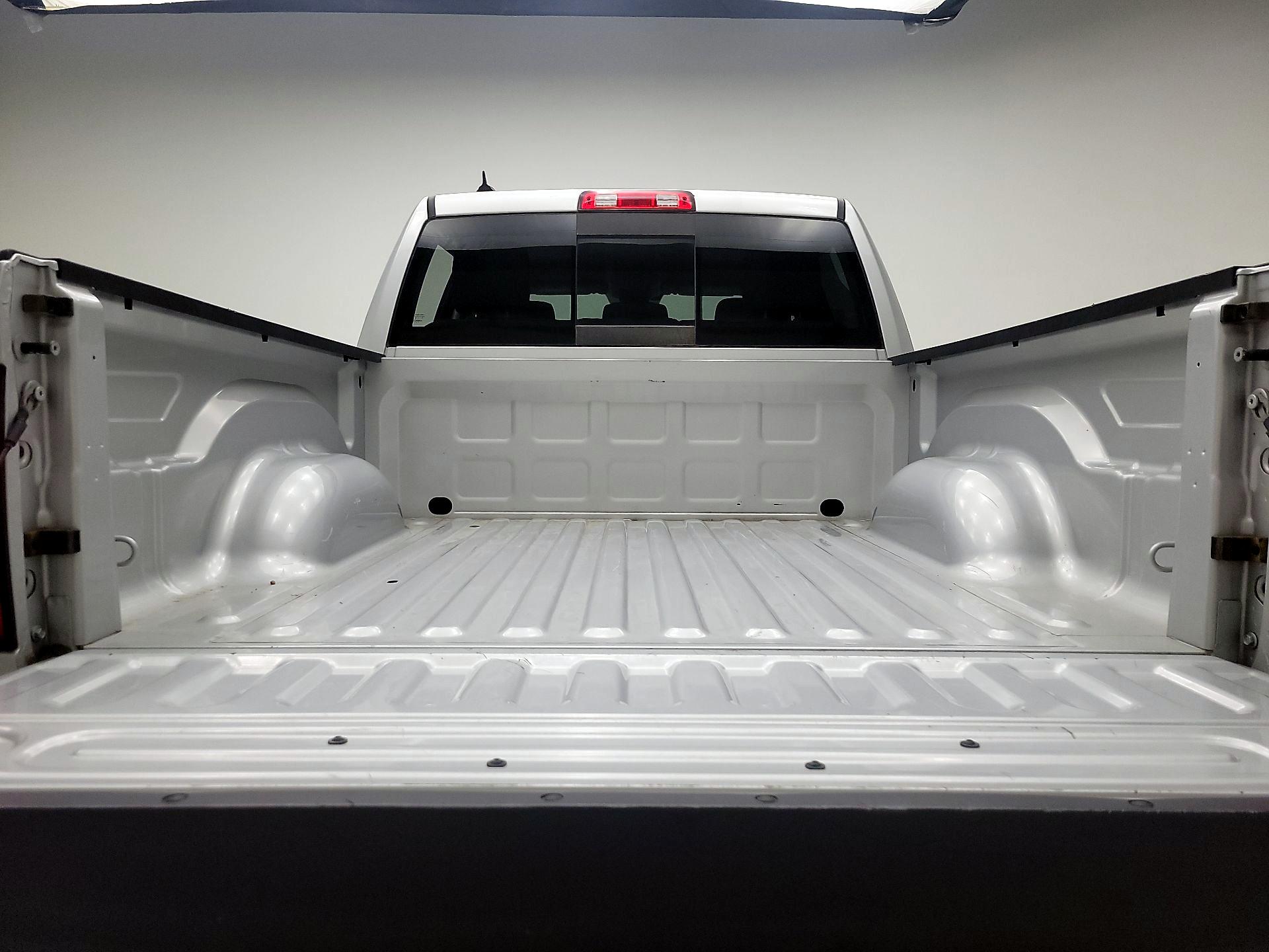 Thumbnail: 2019 RAM 1500 Classic - 20