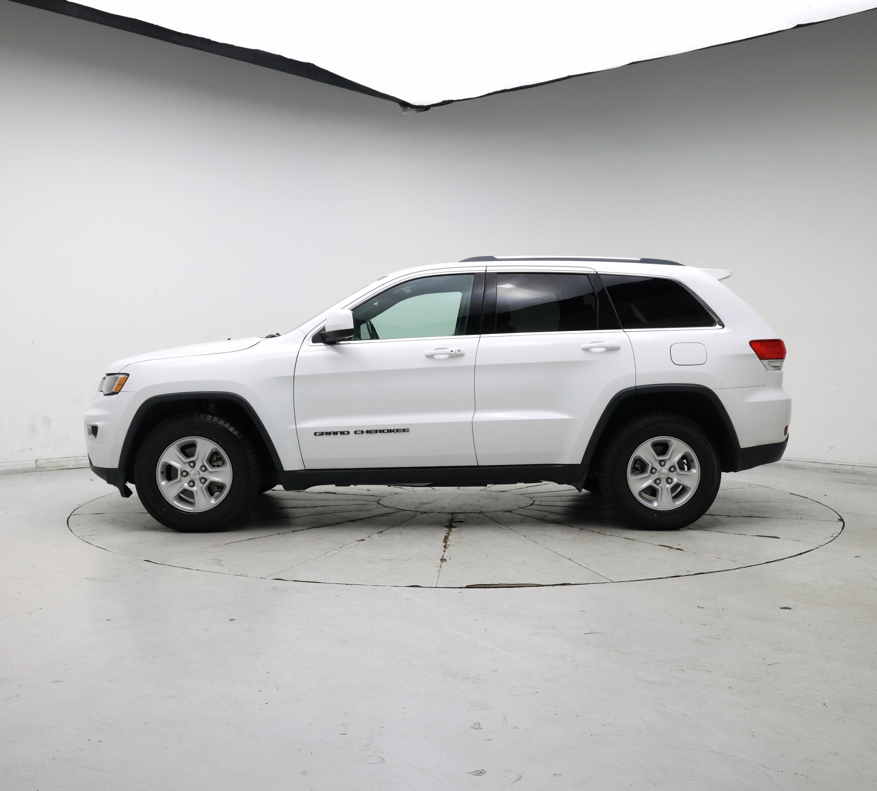 Thumbnail: 2017 Jeep Grand Cherokee - 3