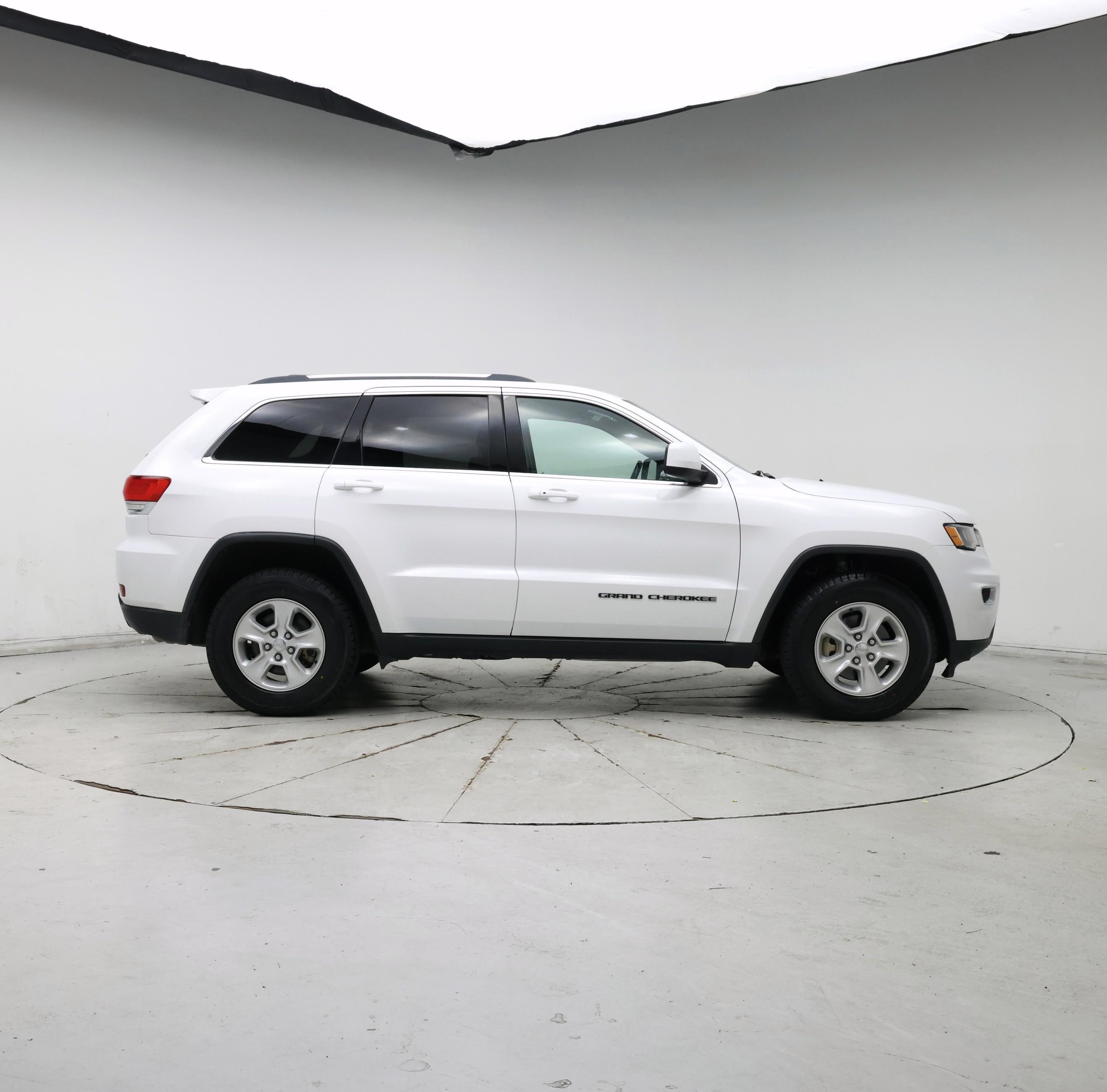 Thumbnail: 2017 Jeep Grand Cherokee - 7