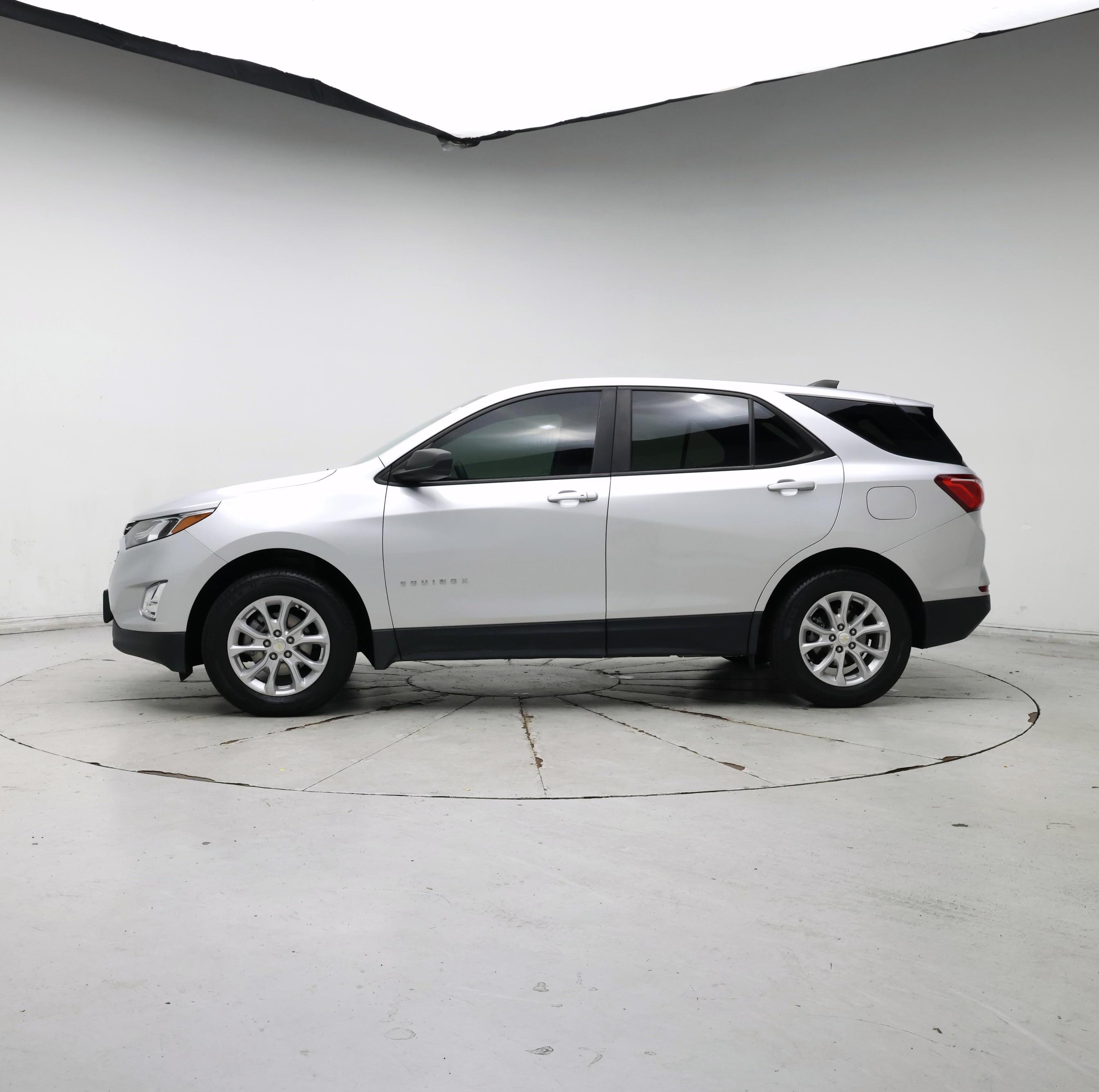 Thumbnail: 2021 Chevrolet Equinox - 3