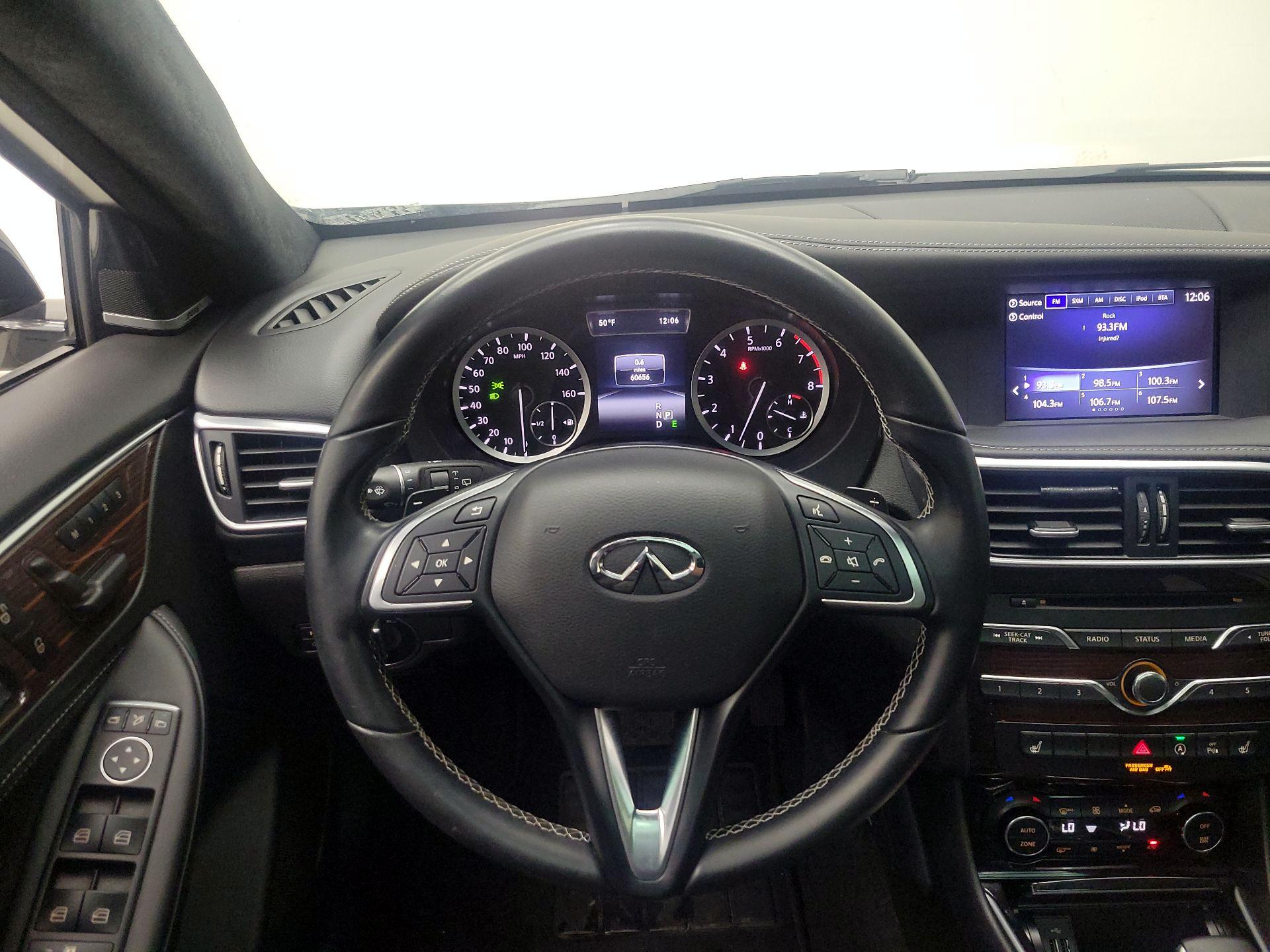 Thumbnail: 2018 INFINITI QX30 - 10