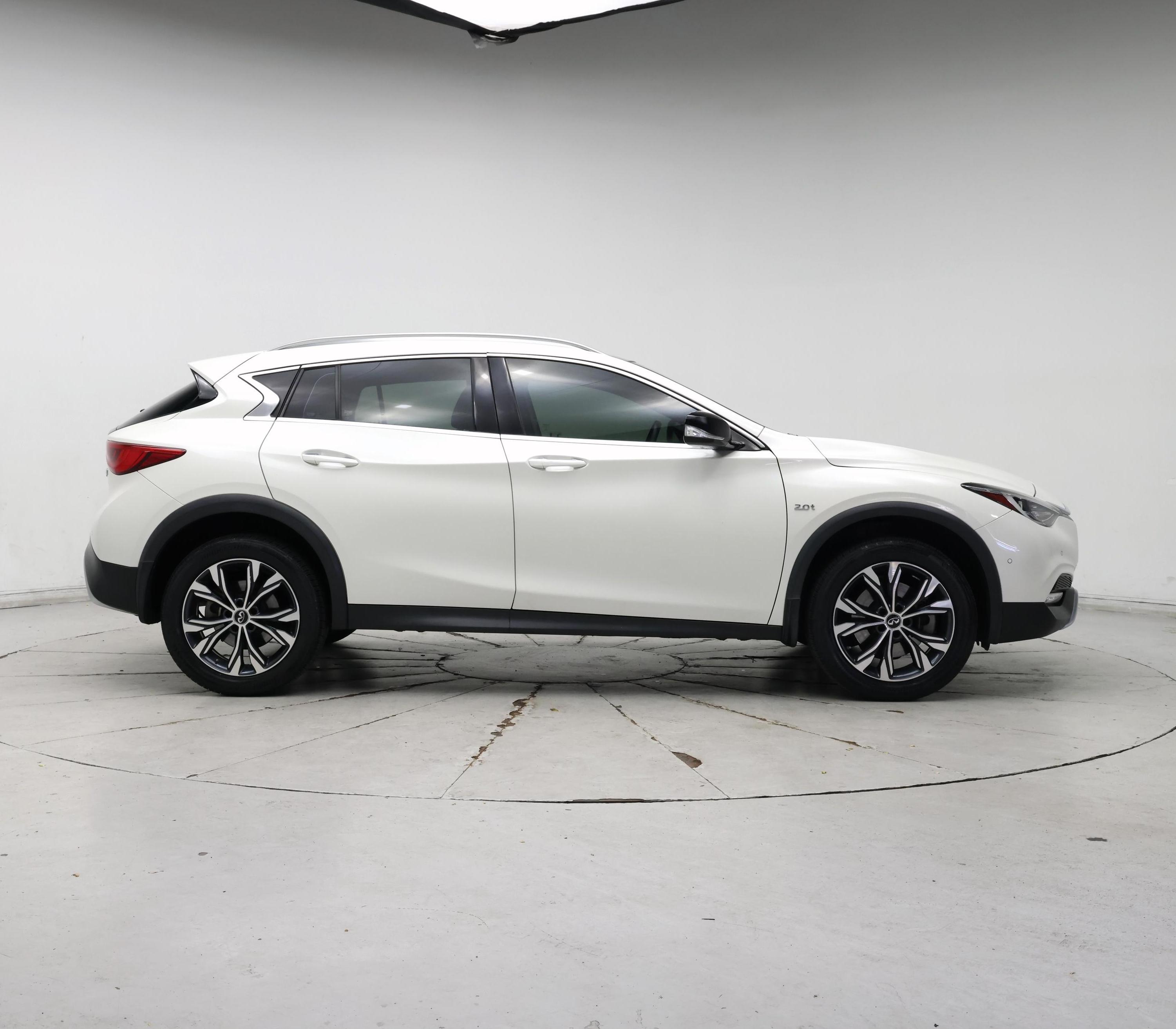 Thumbnail: 2018 INFINITI QX30 - 7