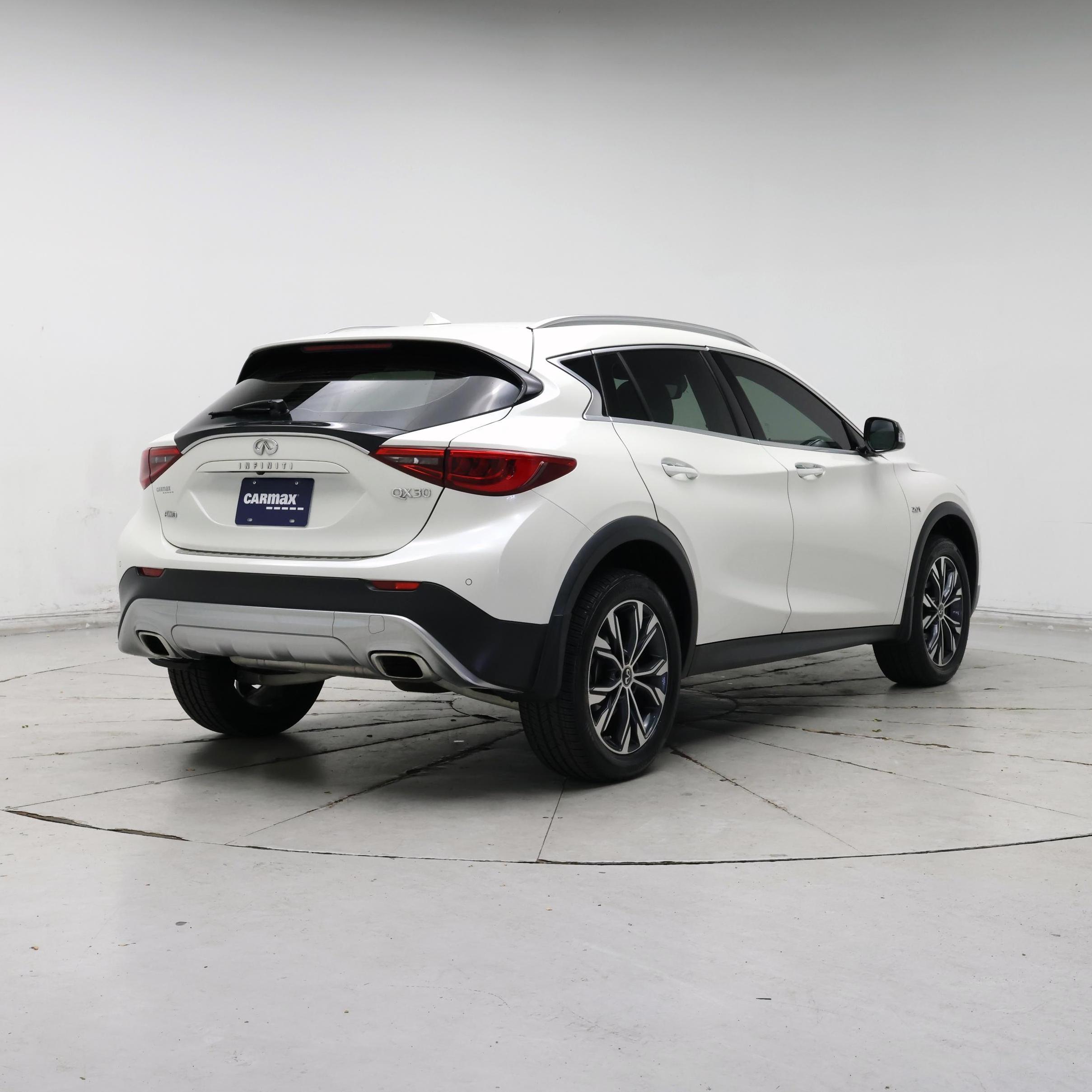 Thumbnail: 2018 INFINITI QX30 - 8
