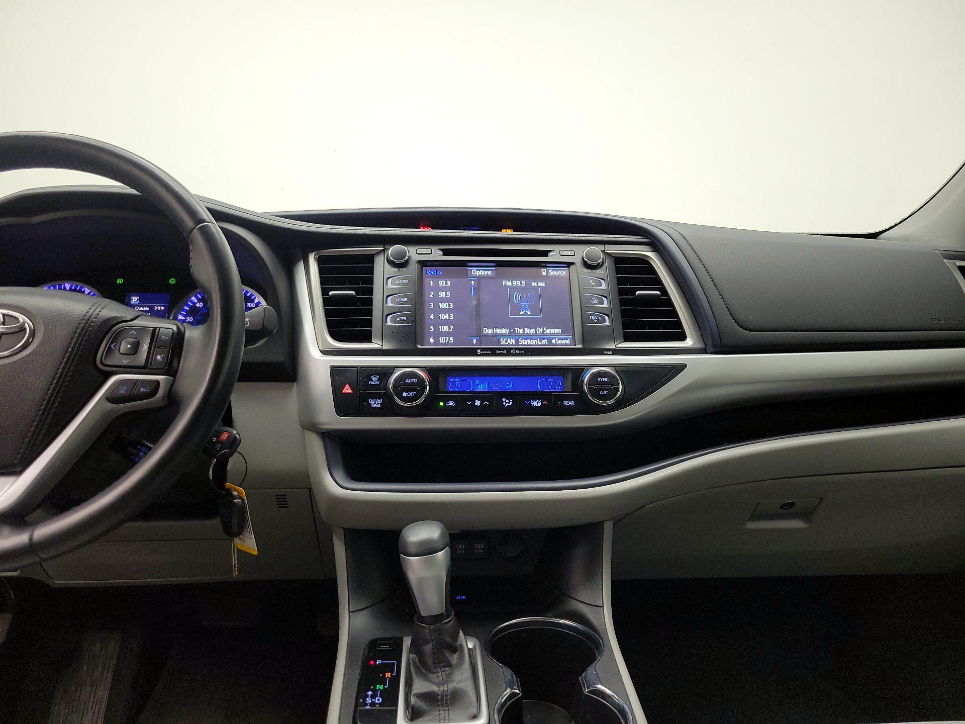 Thumbnail: 2019 Toyota Highlander - 9