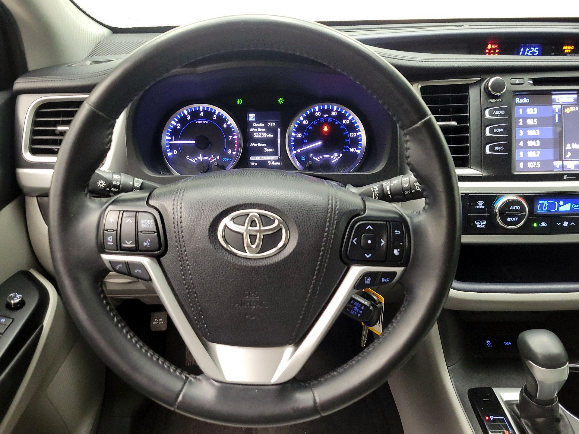 Thumbnail: 2019 Toyota Highlander - 10