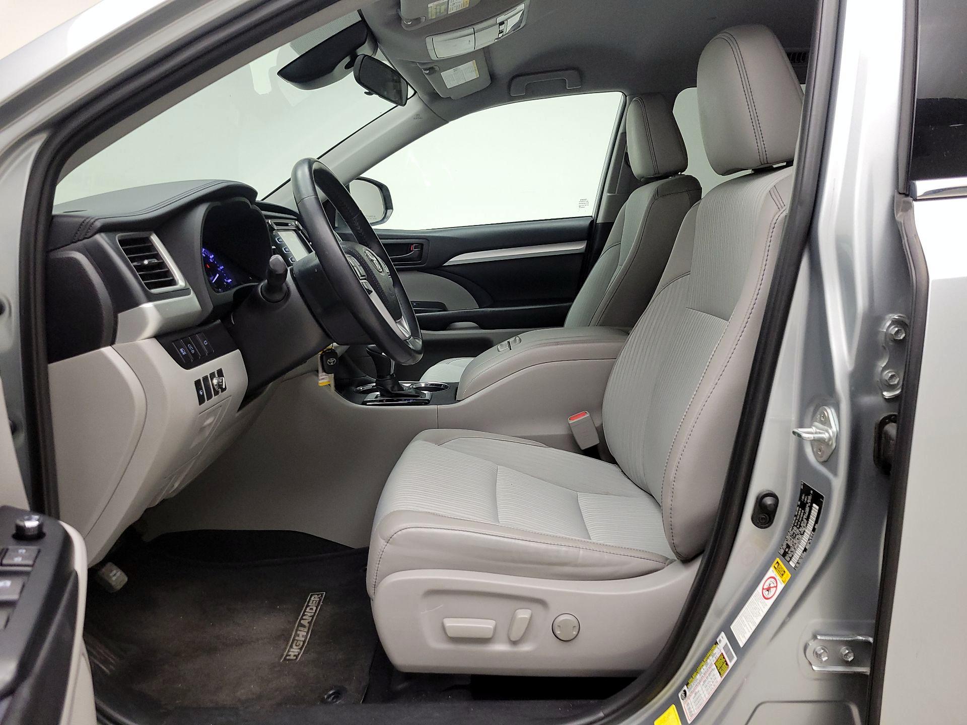 Thumbnail: 2019 Toyota Highlander - 11