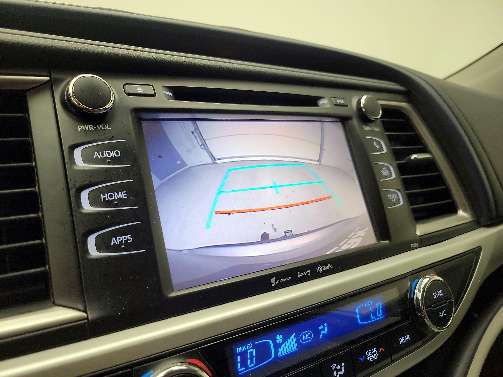 Thumbnail: 2019 Toyota Highlander - 14