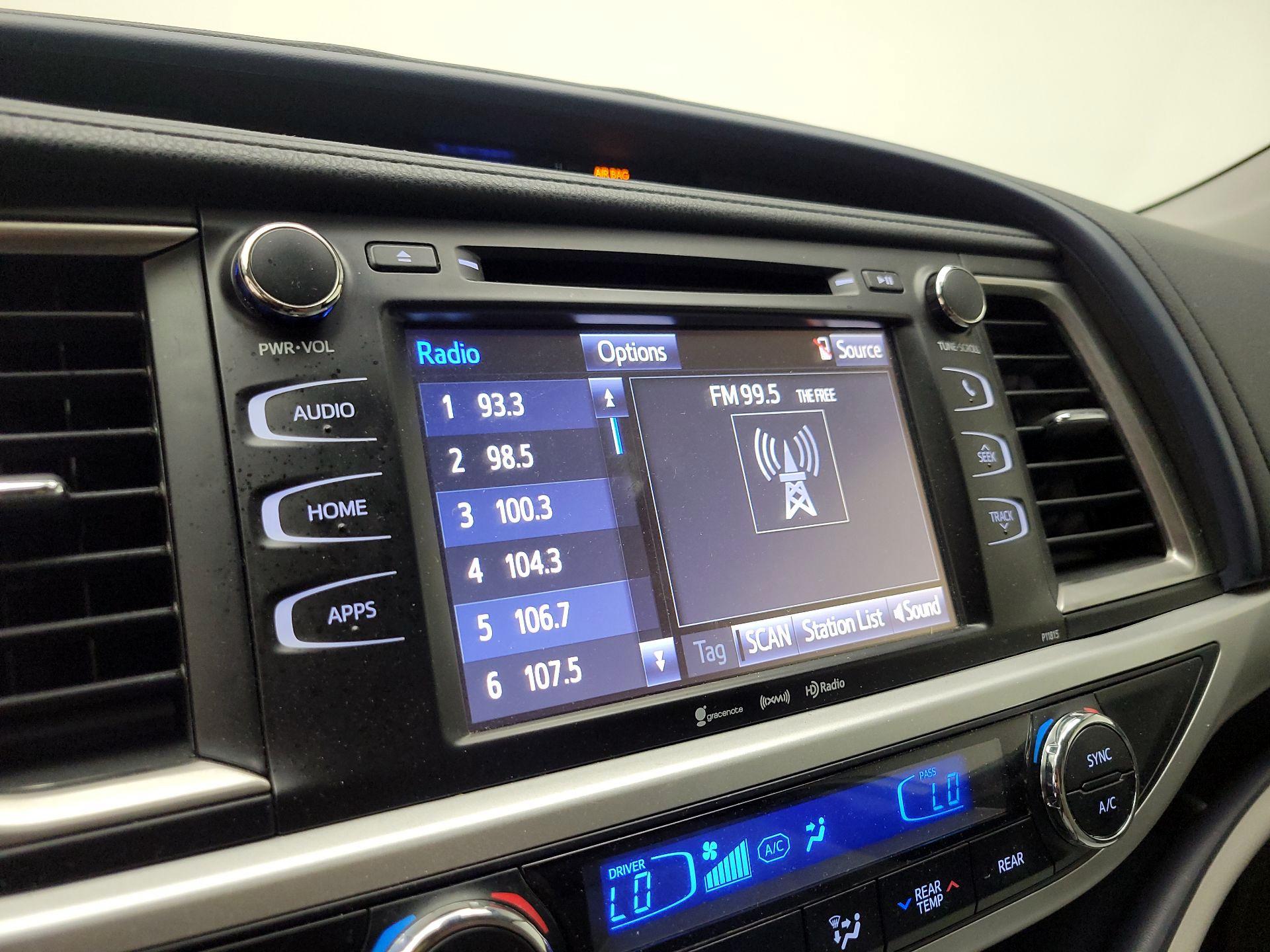 Thumbnail: 2019 Toyota Highlander - 15