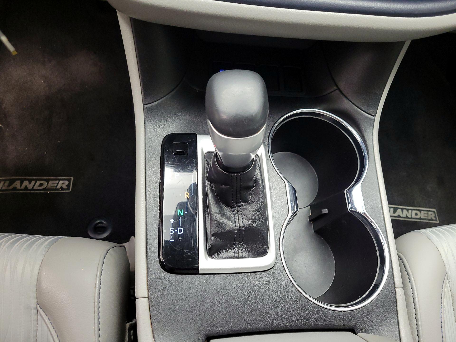 Thumbnail: 2019 Toyota Highlander - 17