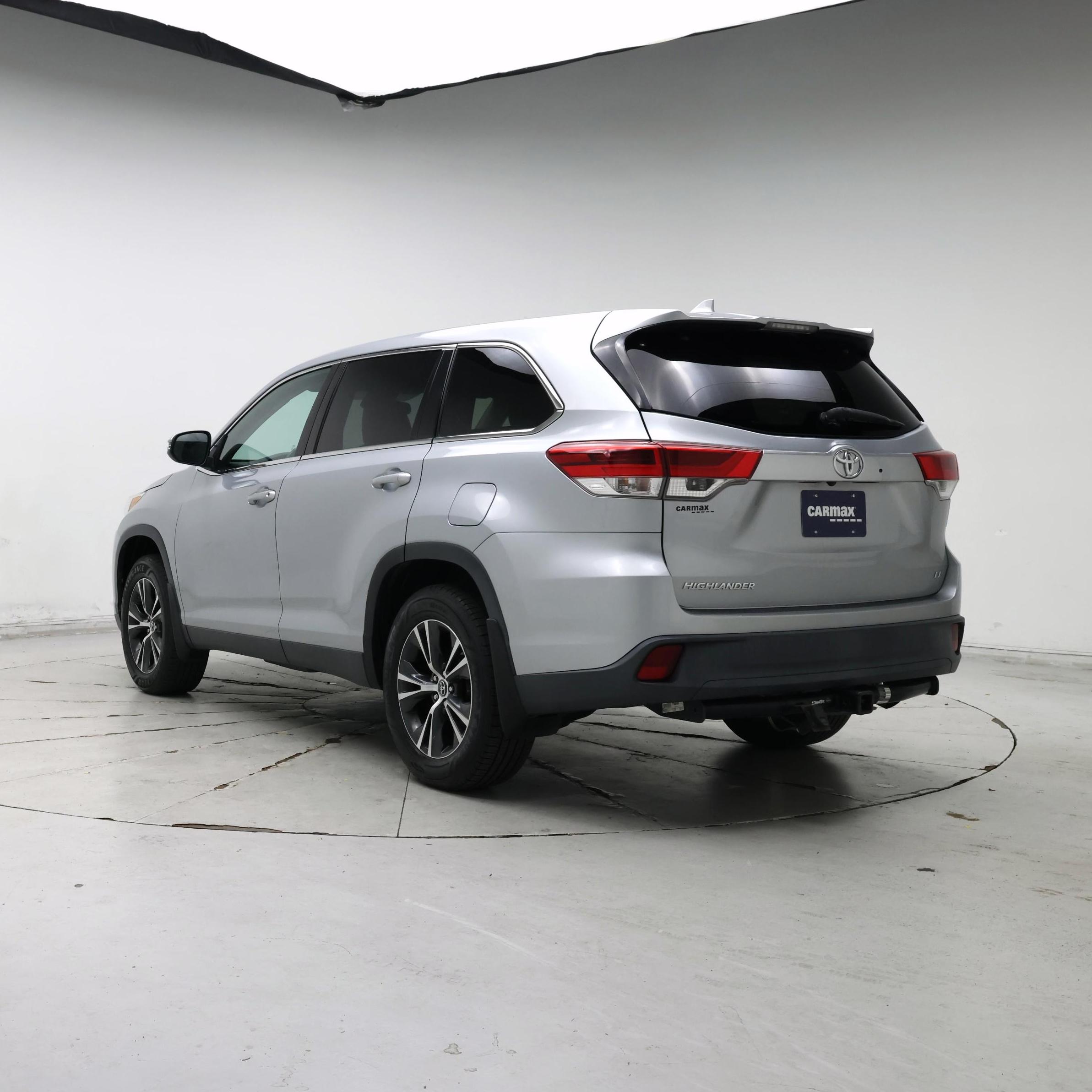 Thumbnail: 2019 Toyota Highlander - 2