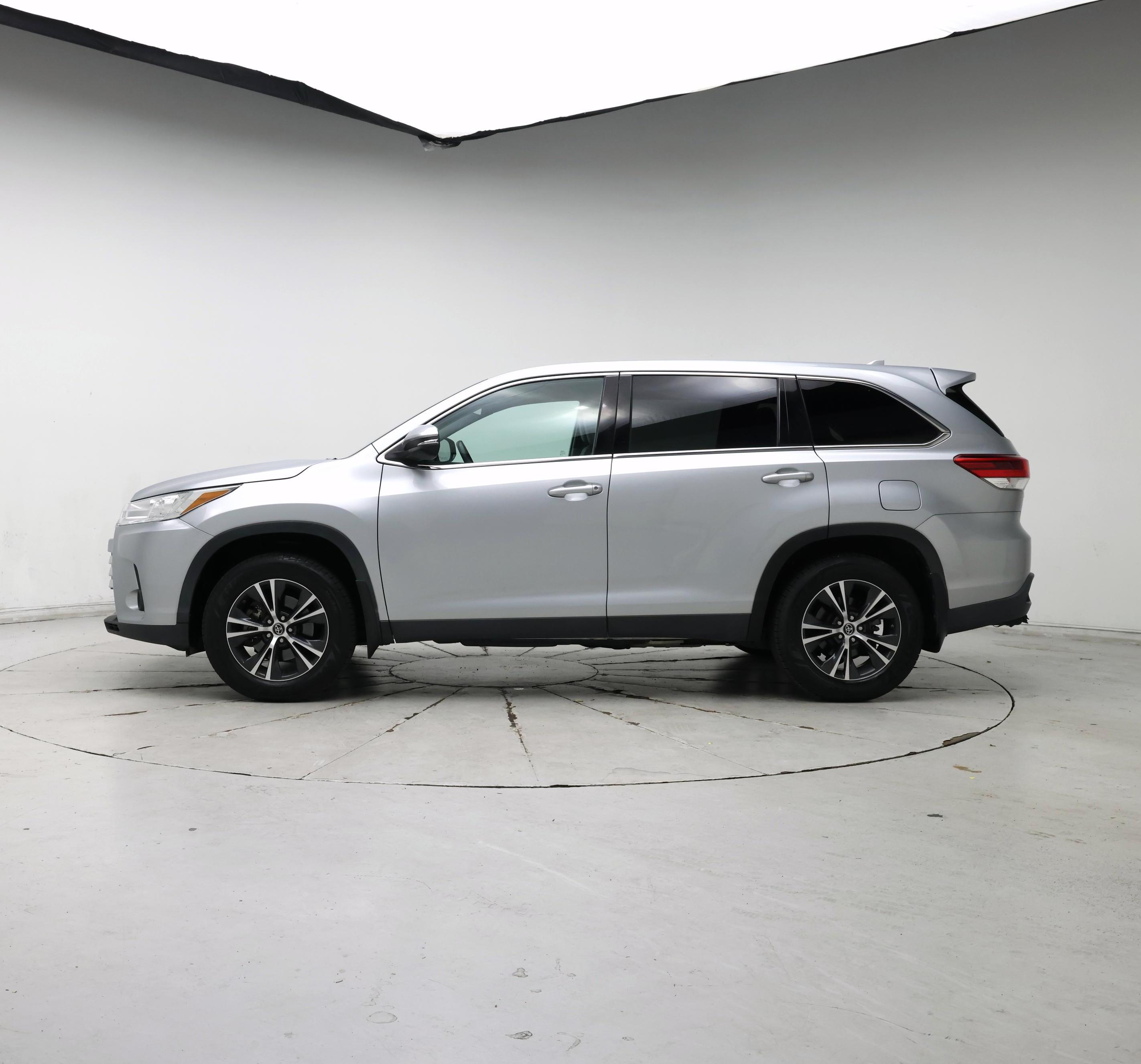 Thumbnail: 2019 Toyota Highlander - 3
