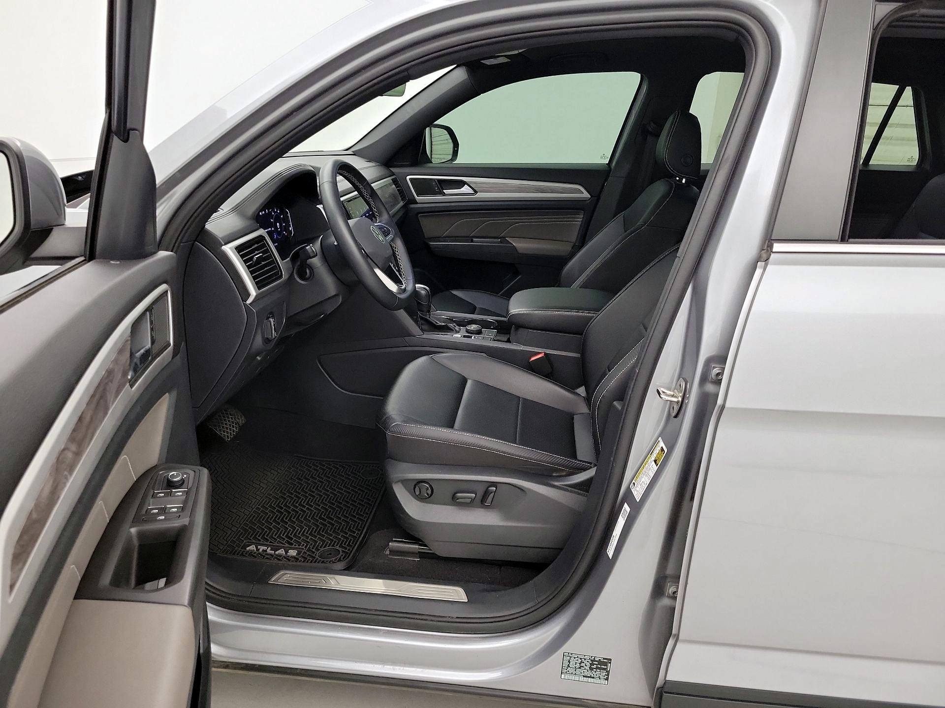 Thumbnail: 2022 Volkswagen Atlas - 11