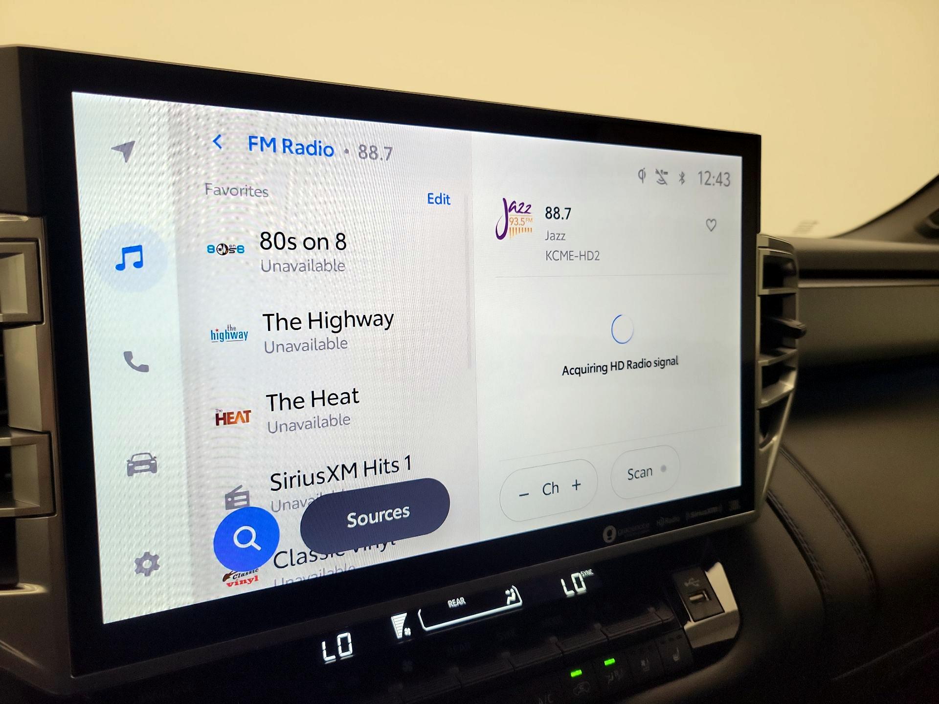 Thumbnail: 2024 Toyota Sequoia - 16