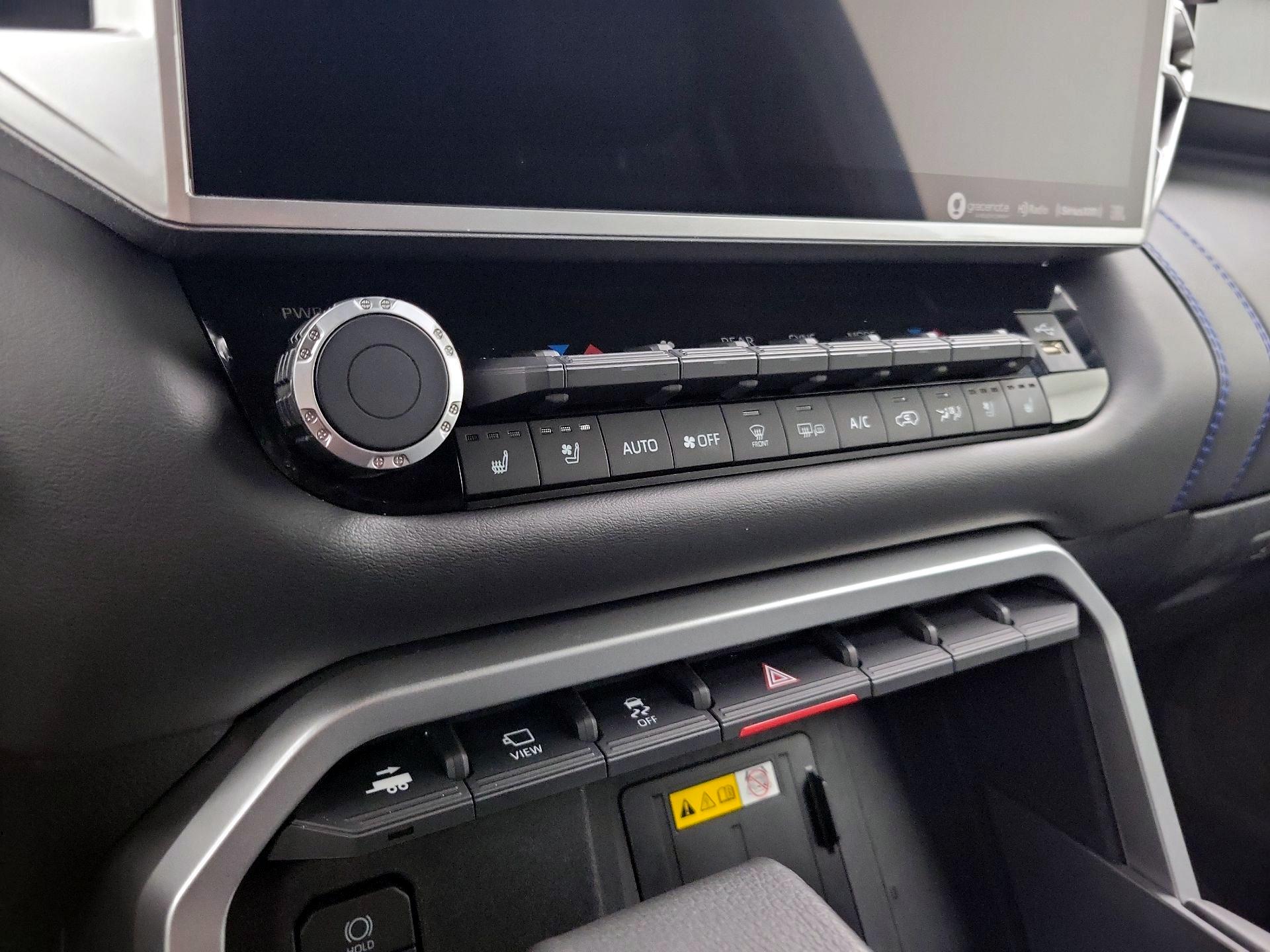 Thumbnail: 2024 Toyota Sequoia - 17