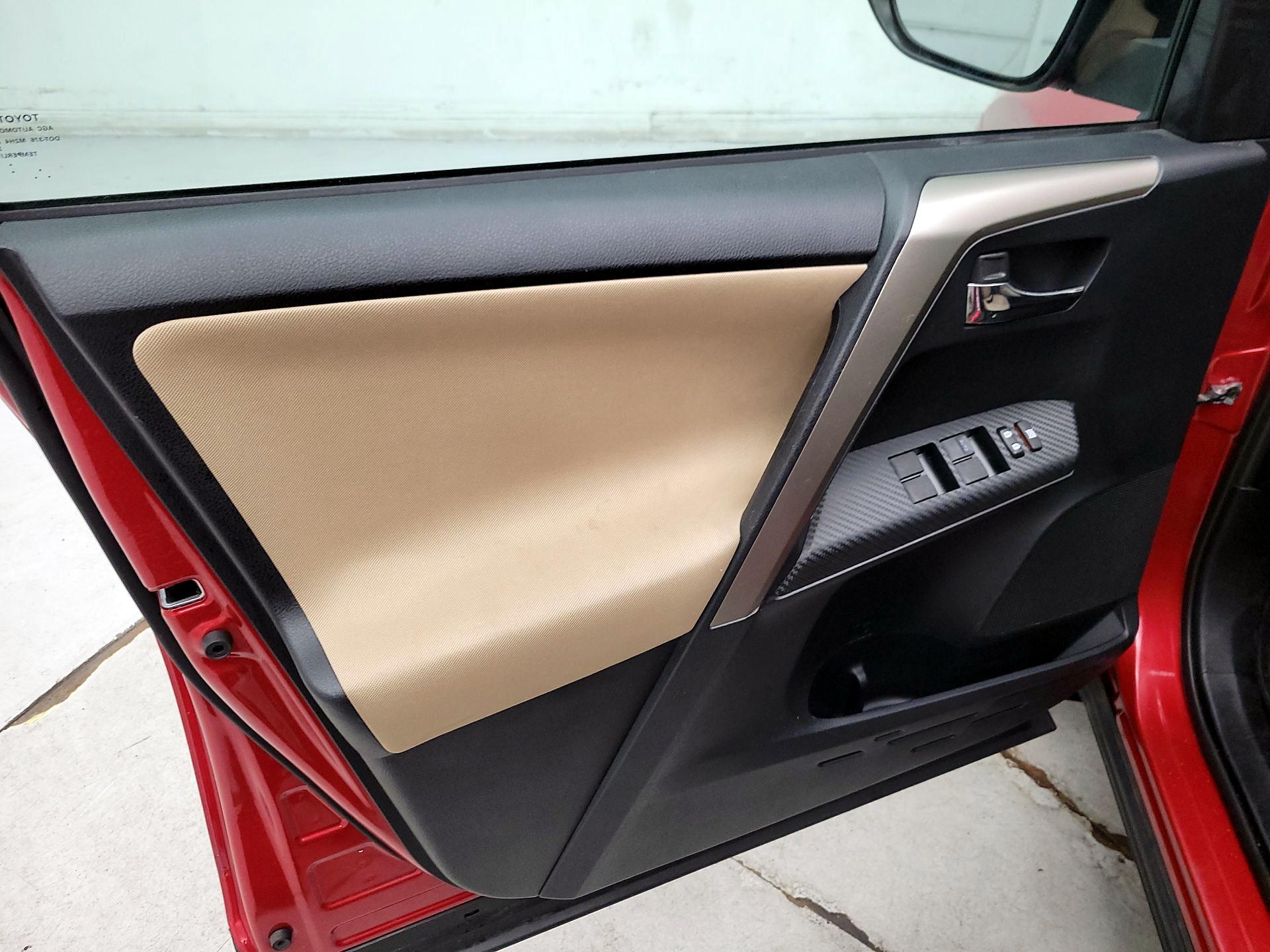 Thumbnail: 2014 Toyota RAV4 - 12