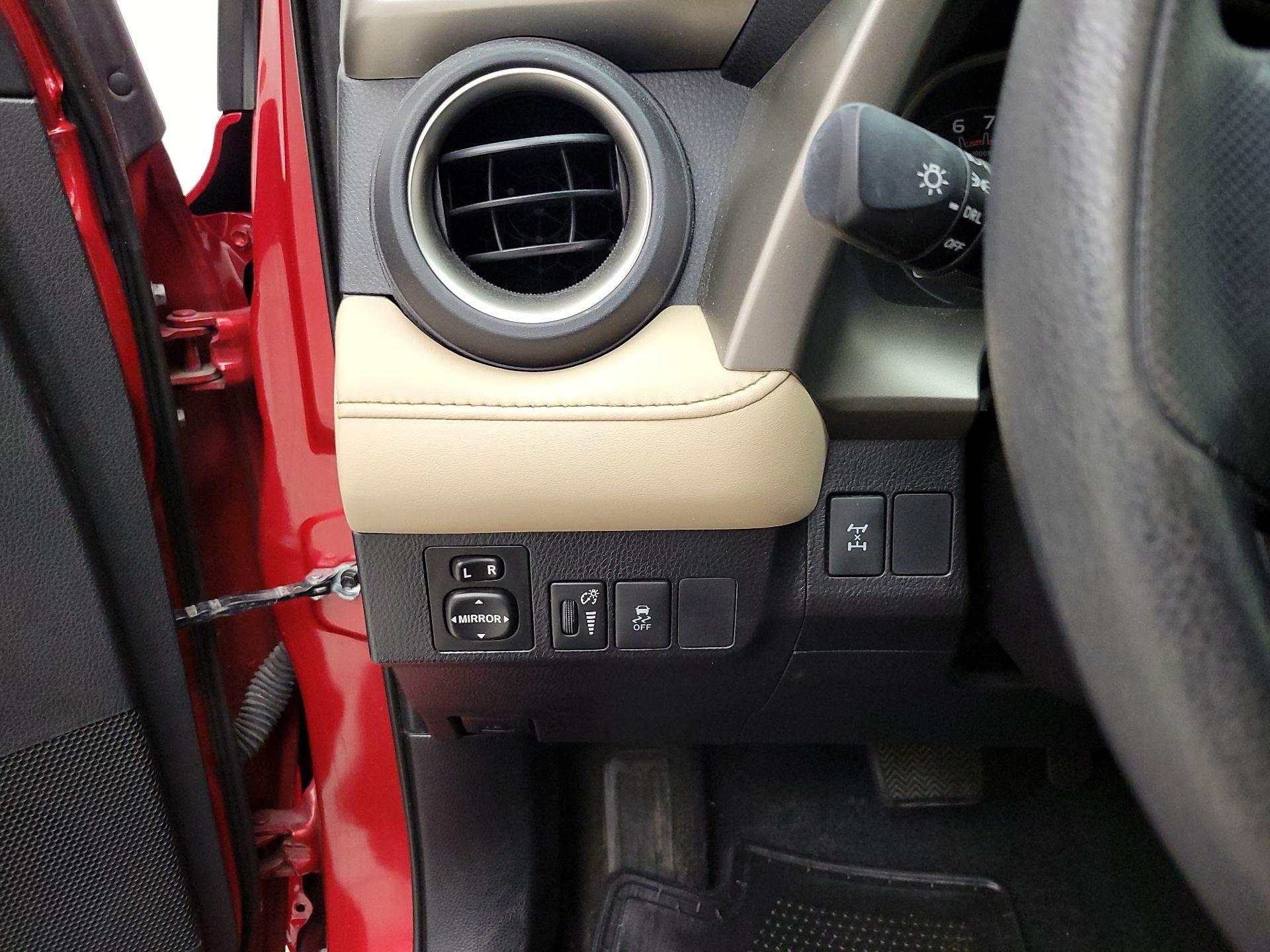 Thumbnail: 2014 Toyota RAV4 - 13
