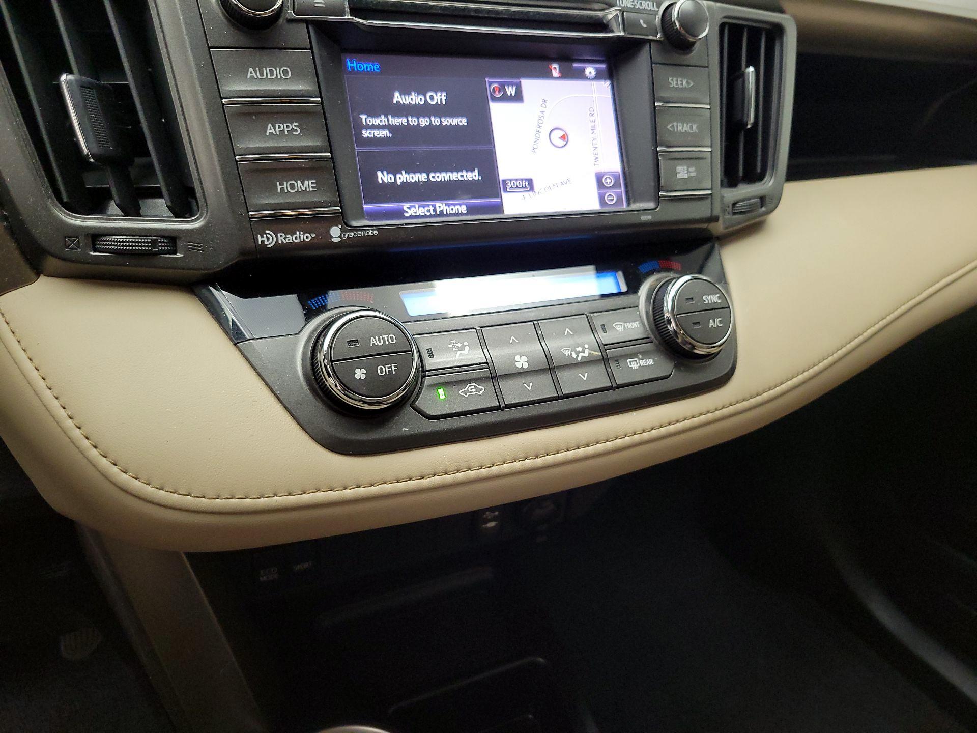 Thumbnail: 2014 Toyota RAV4 - 17
