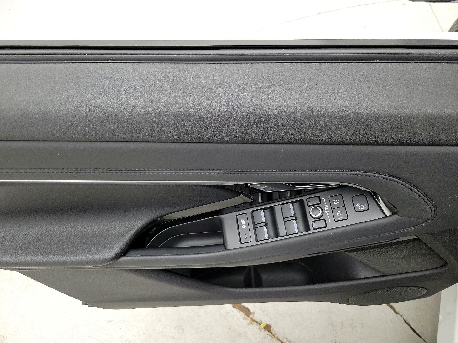 Thumbnail: 2021 Land Rover Range Rover Evoque - 12