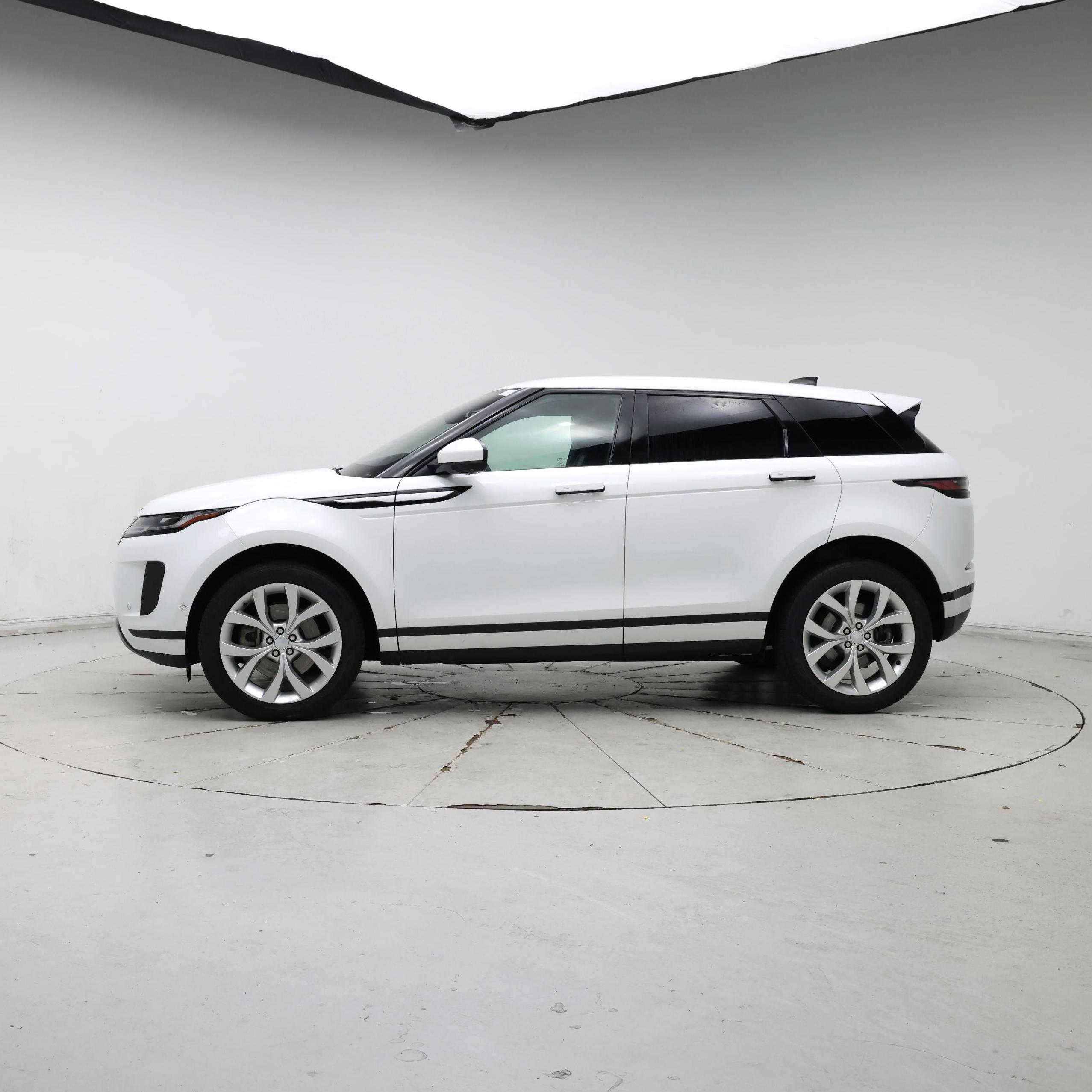 Thumbnail: 2021 Land Rover Range Rover Evoque - 3