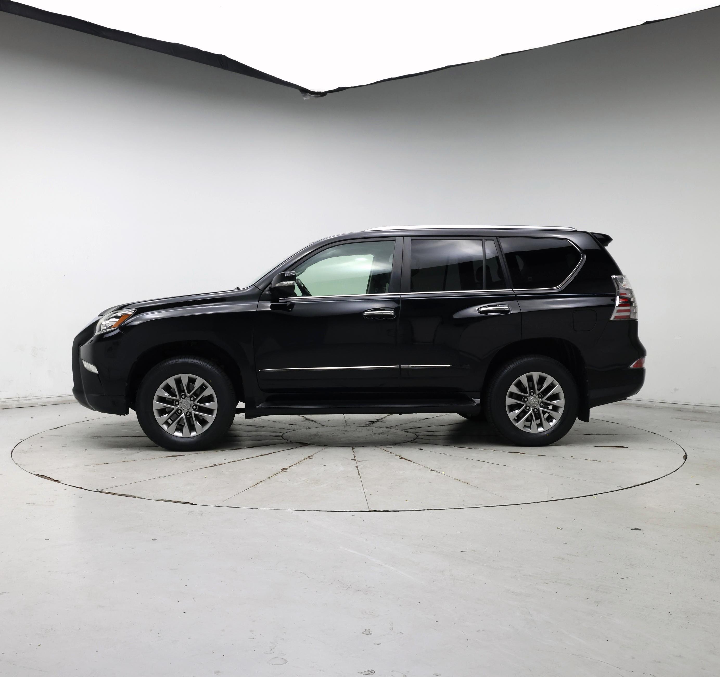 Thumbnail: 2017 Lexus GX - 3