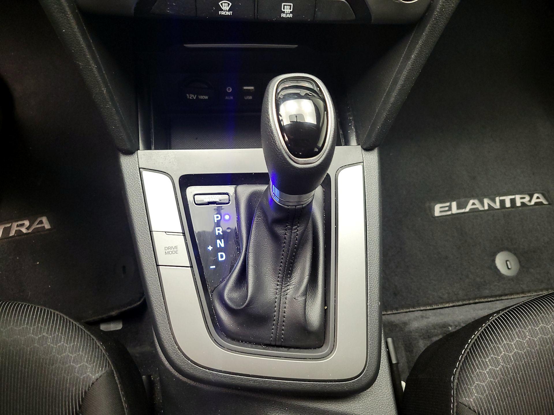 Thumbnail: 2018 Hyundai Elantra - 17