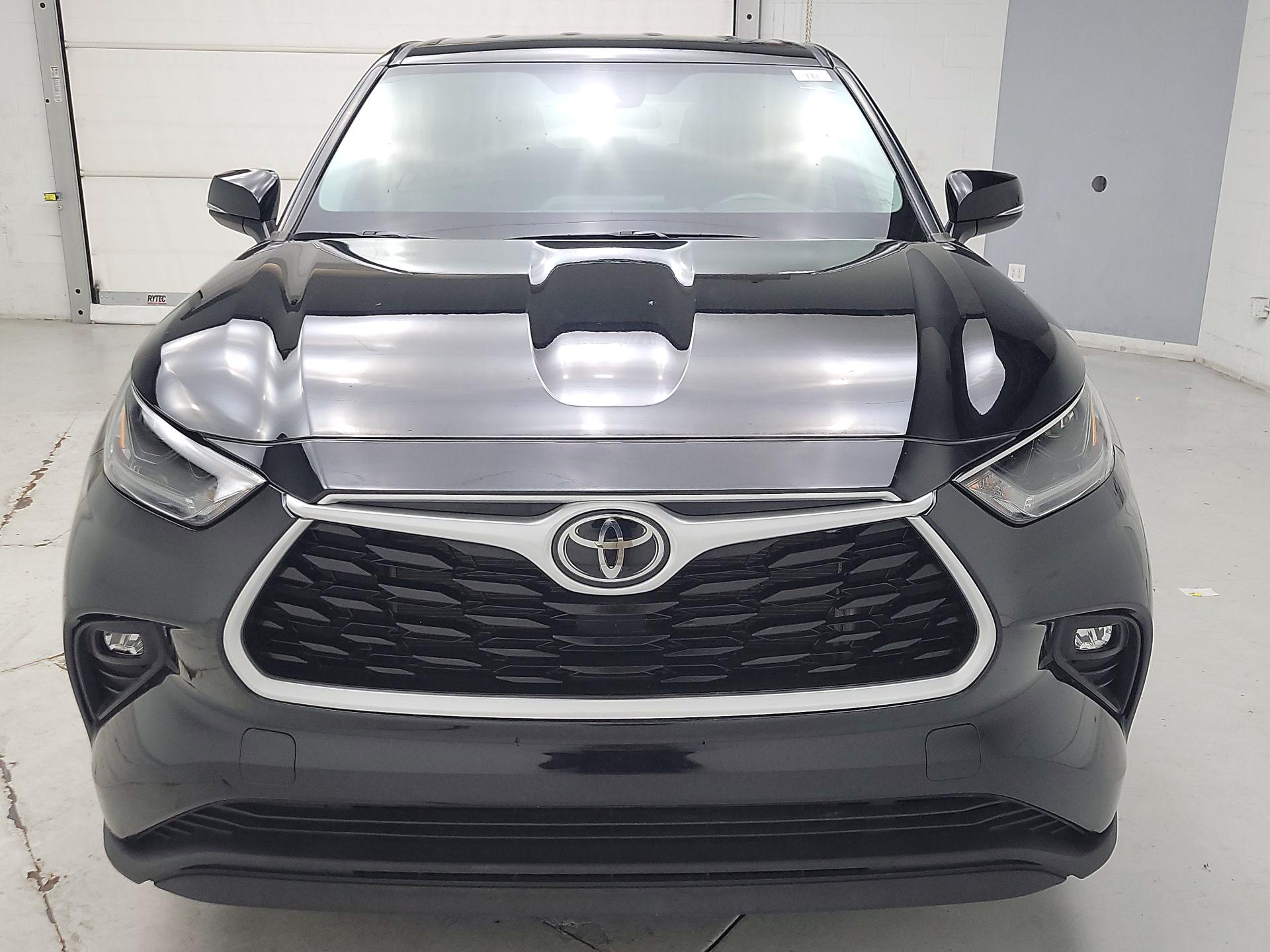 Thumbnail: 2021 Toyota Highlander - 2