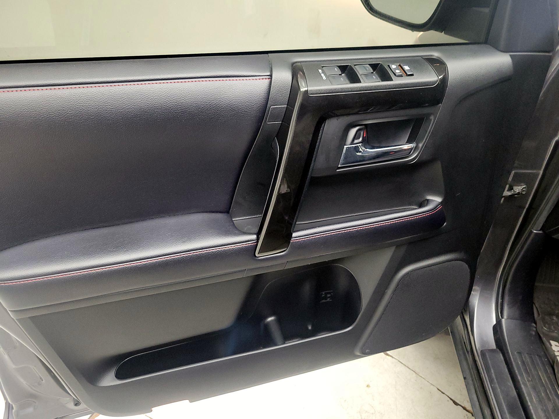 Thumbnail: 2019 Toyota 4Runner - 12