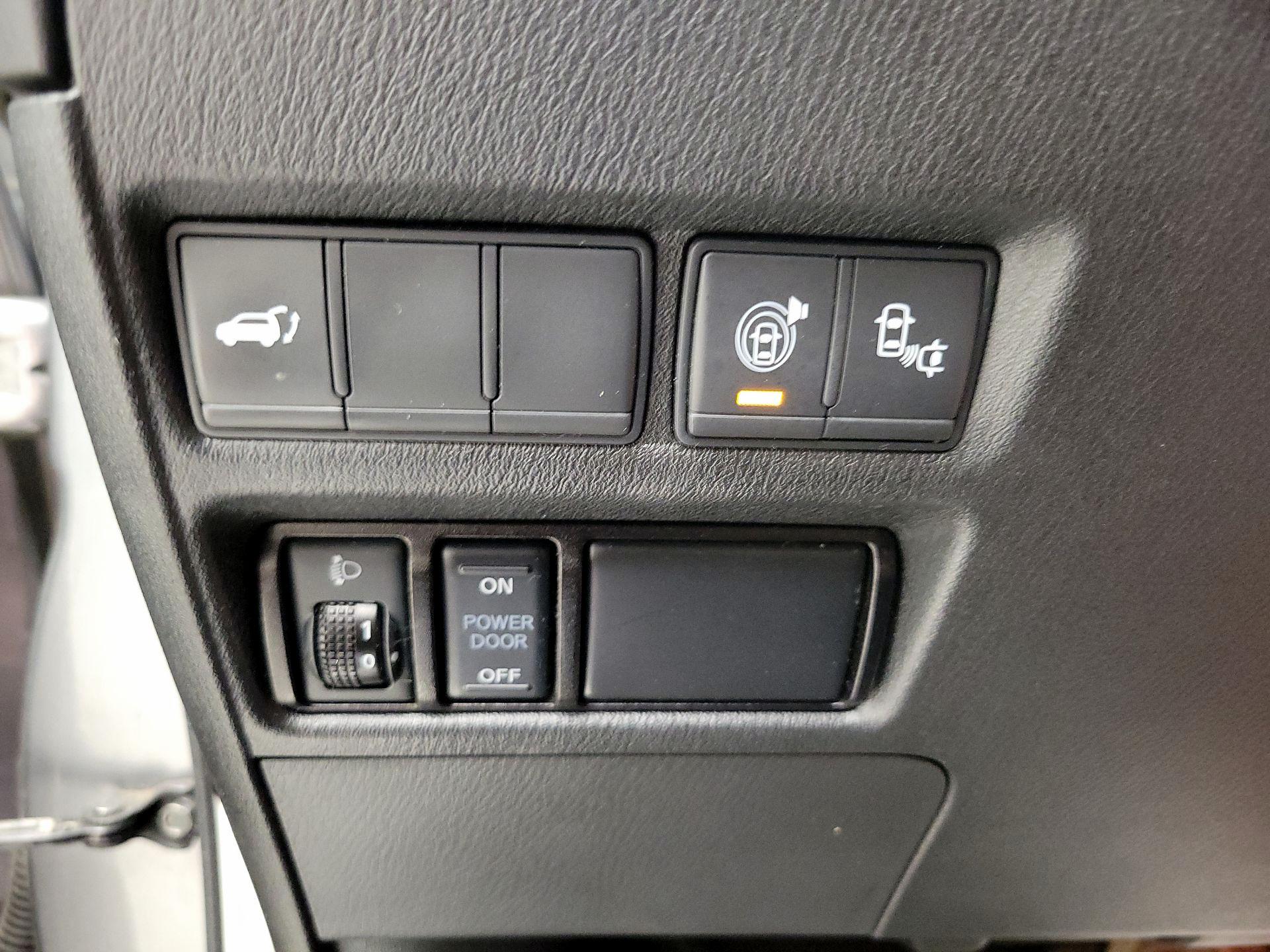 Thumbnail: 2017 Nissan Armada - 13