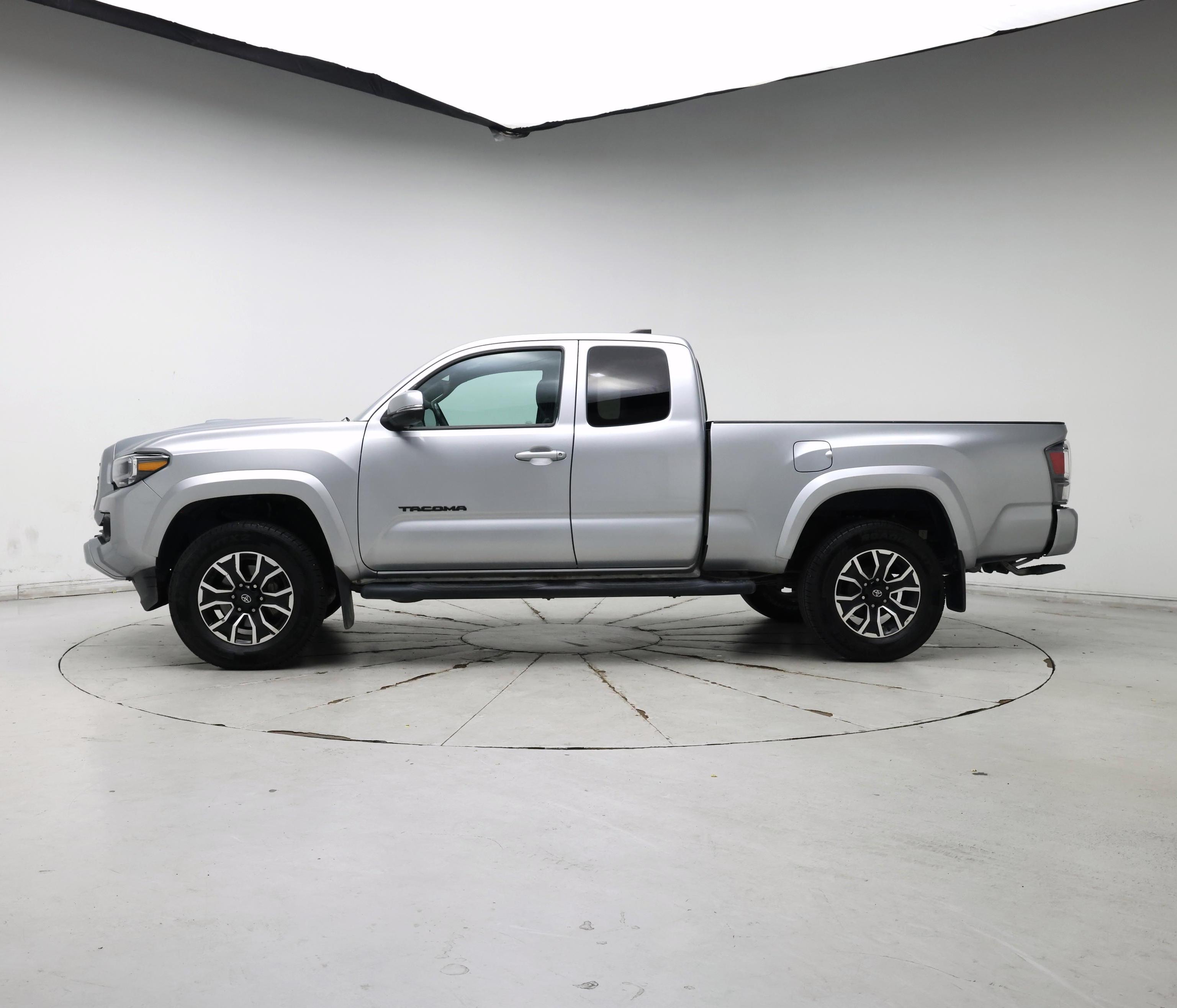 Thumbnail: 2022 Toyota Tacoma - 3